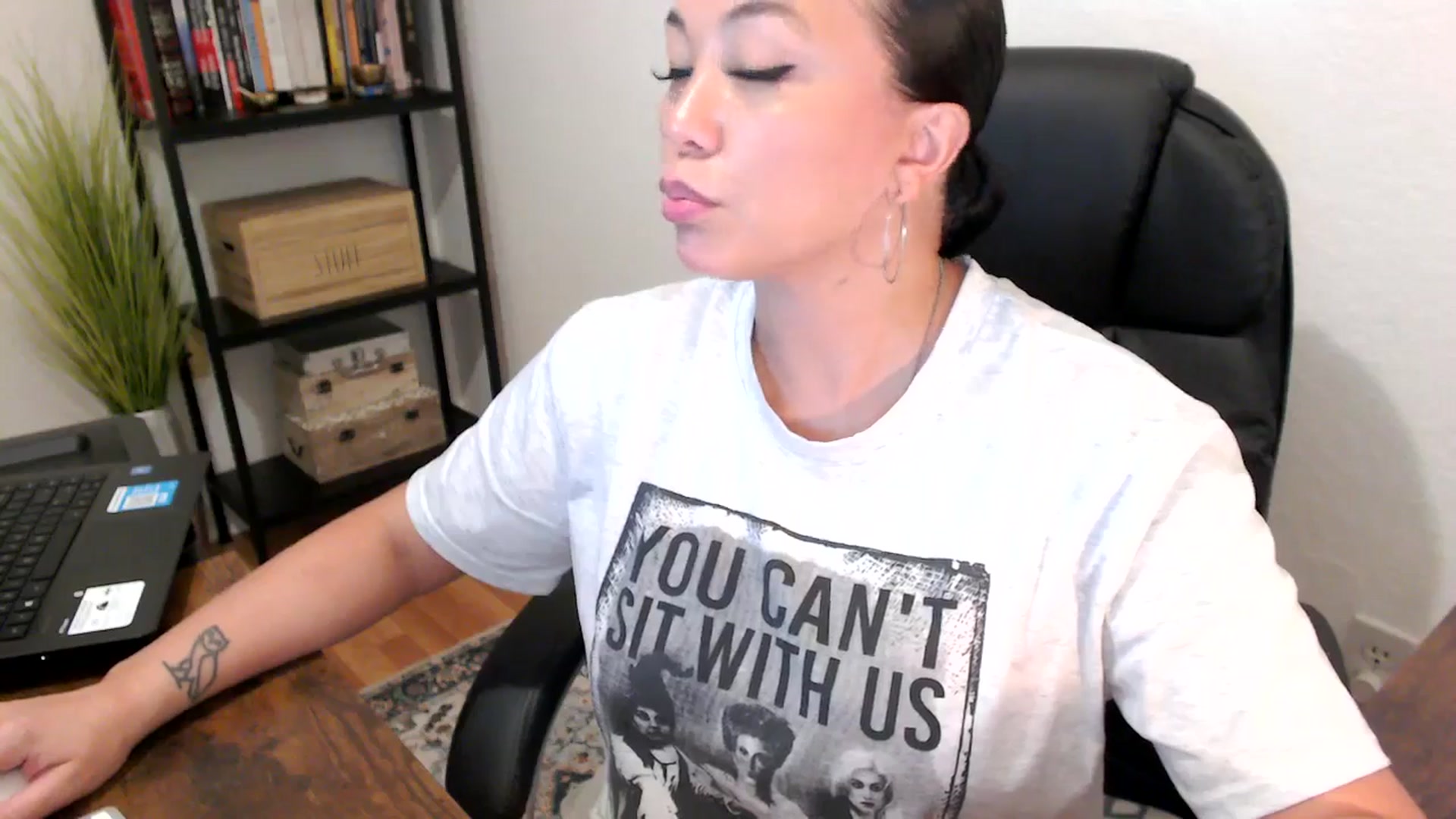 Gallery image thumbnail from MickaylaMoon's myfreecams stream on, 08/09/2024, 21:35 image 3 of 20