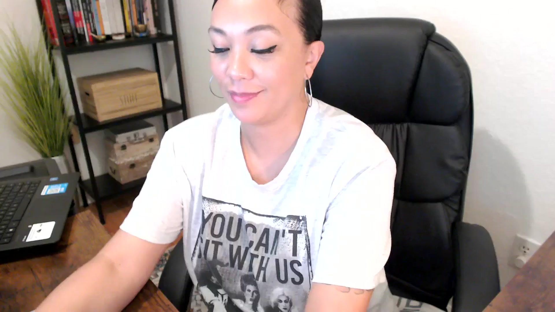 Gallery image thumbnail from MickaylaMoon's myfreecams stream on, 08/09/2024, 21:35 image 2 of 20