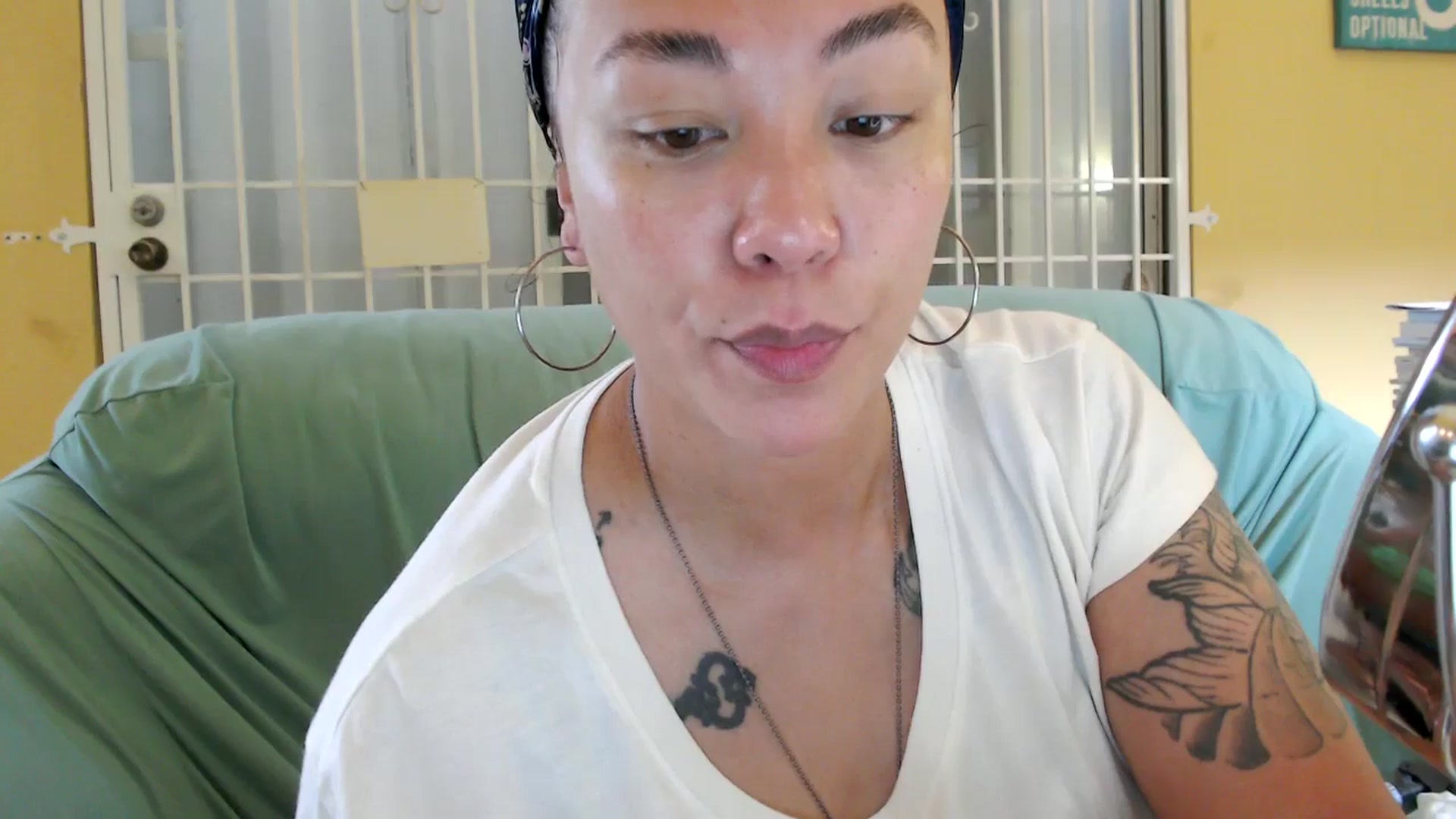 Gallery image thumbnail from MickaylaMoon's myfreecams stream on, 08/10/2024, 14:52 image 6 of 20