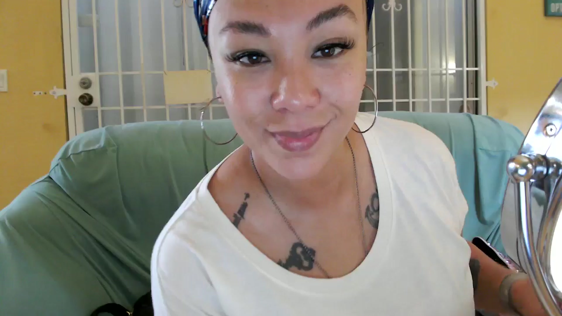 Gallery image thumbnail from MickaylaMoon's myfreecams stream on, 08/10/2024, 14:52 image 15 of 20