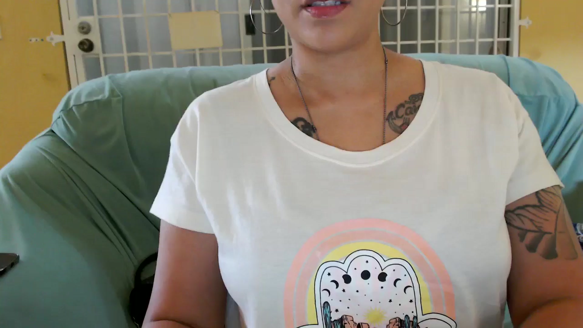 Gallery image thumbnail from MickaylaMoon's myfreecams stream on, 08/10/2024, 15:49 image 12 of 20