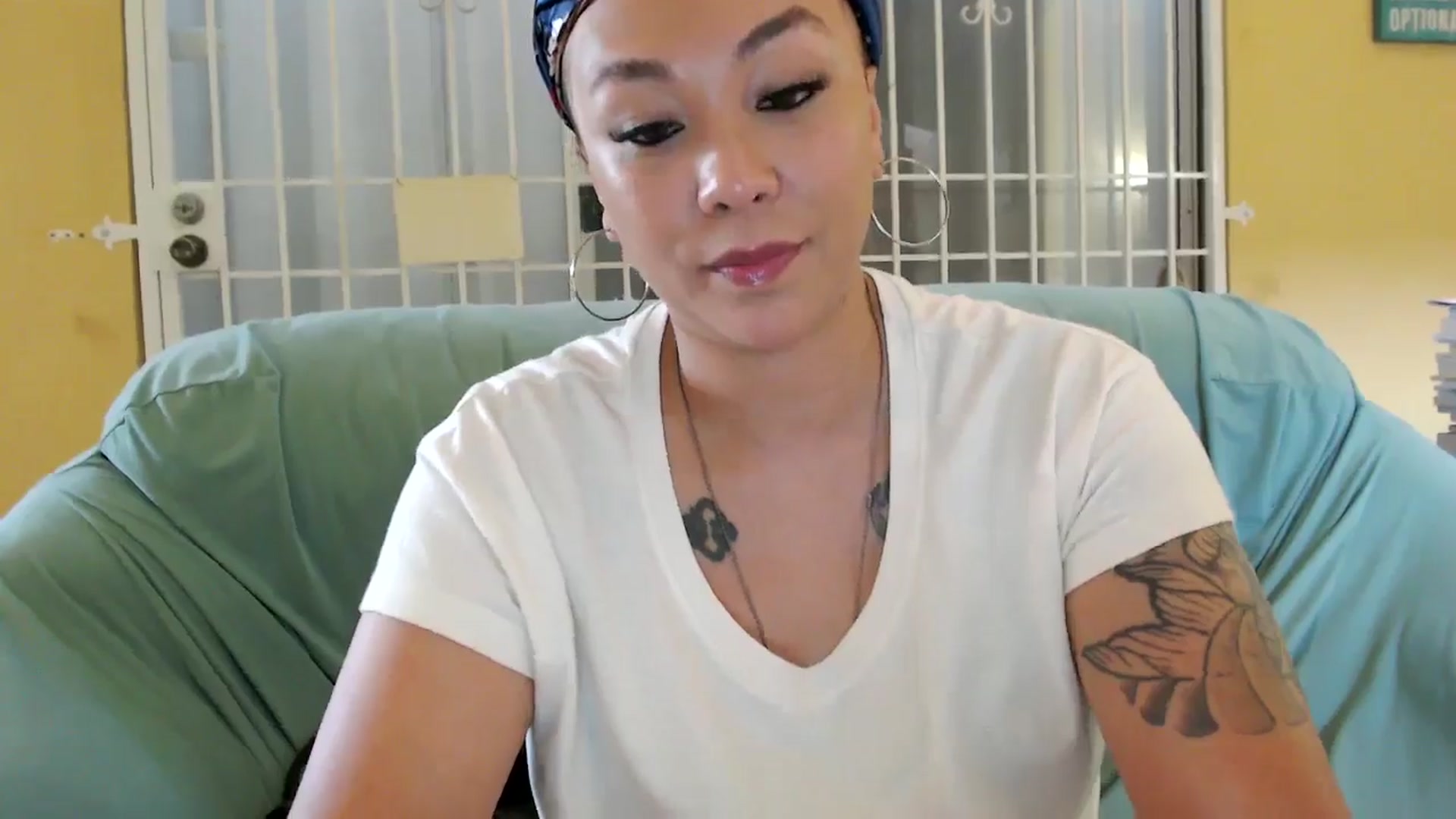 Gallery image thumbnail from MickaylaMoon's myfreecams stream on, 08/10/2024, 15:49 image 2 of 20