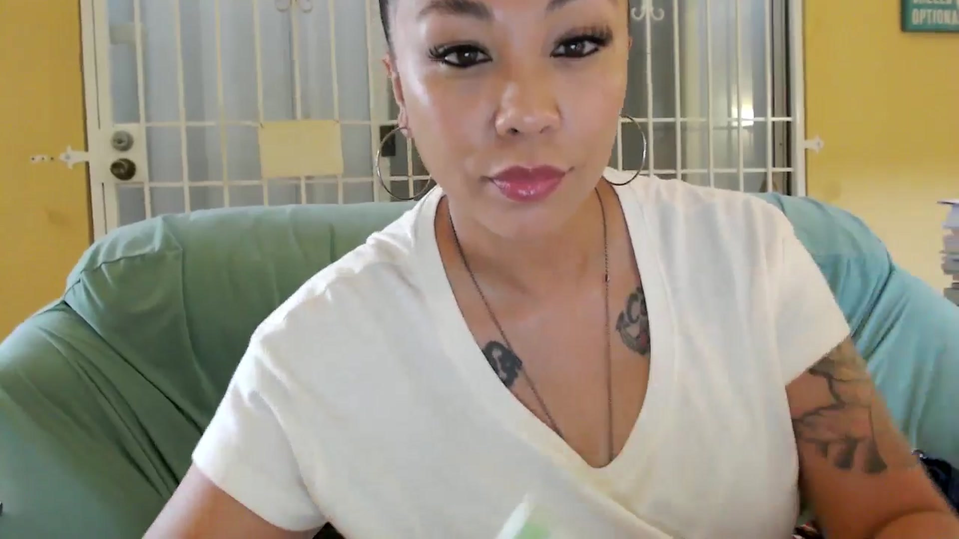Gallery image thumbnail from MickaylaMoon's myfreecams stream on, 08/10/2024, 15:49 image 6 of 20