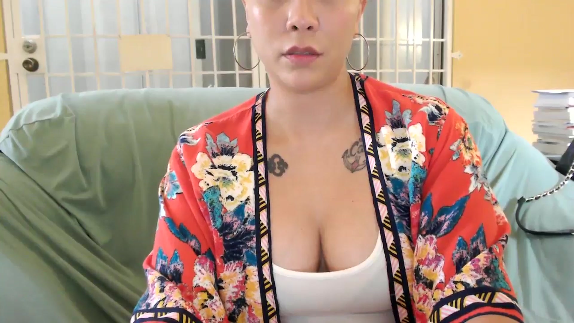 Gallery image thumbnail from MickaylaMoon's myfreecams stream on, 08/10/2024, 16:37 image 4 of 20