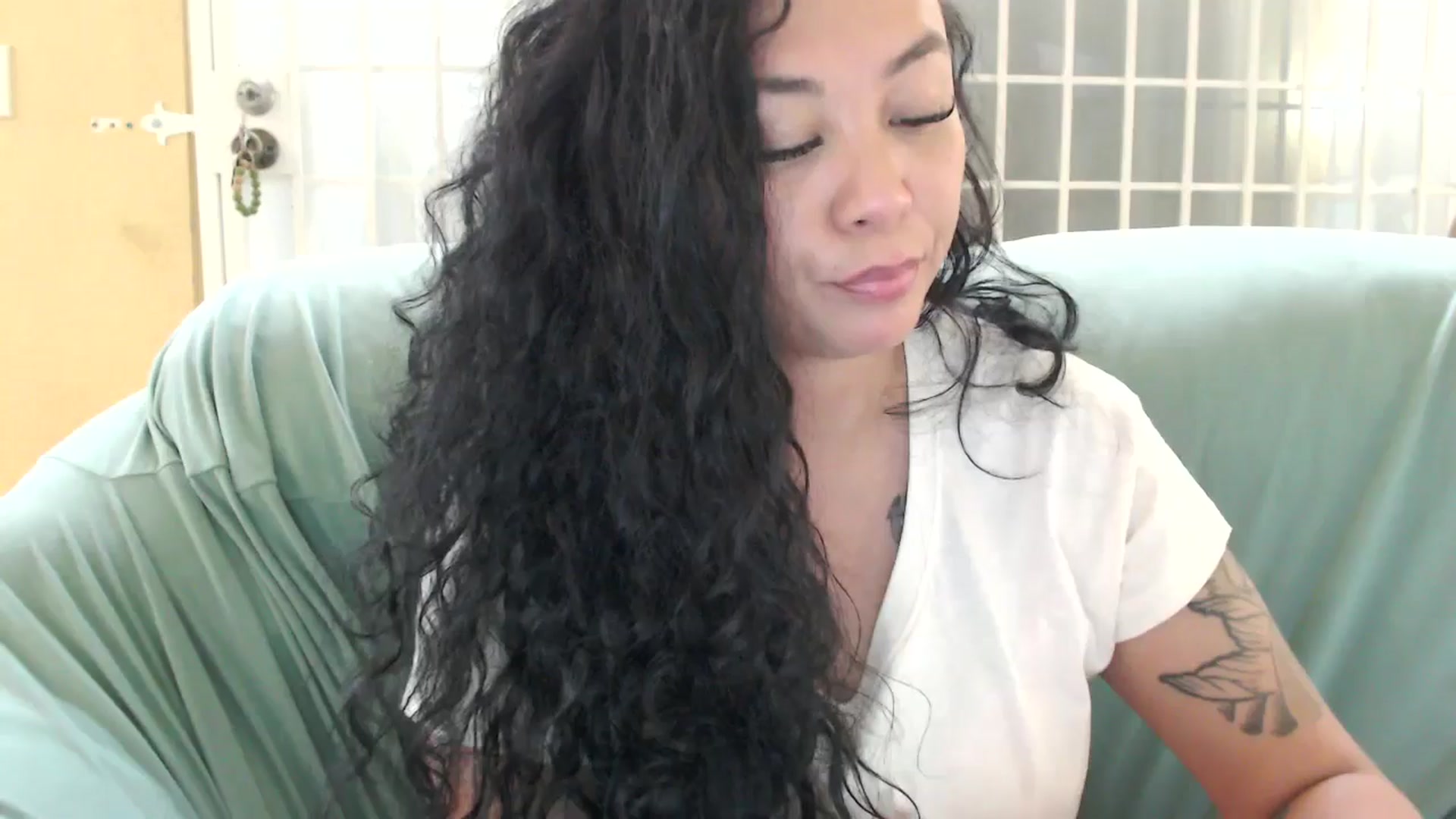 Gallery image thumbnail from MickaylaMoon's myfreecams stream on, 08/11/2024, 21:56 image 4 of 20