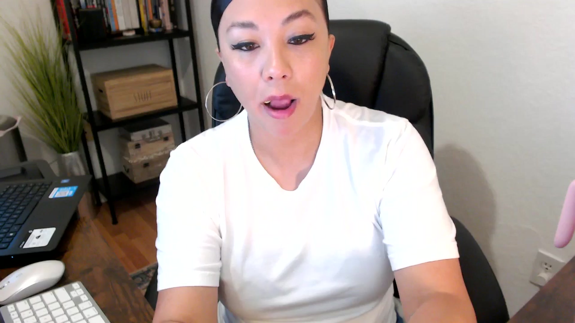 Gallery image thumbnail from MickaylaMoon's myfreecams stream on, 08/12/2024, 14:18 image 4 of 20