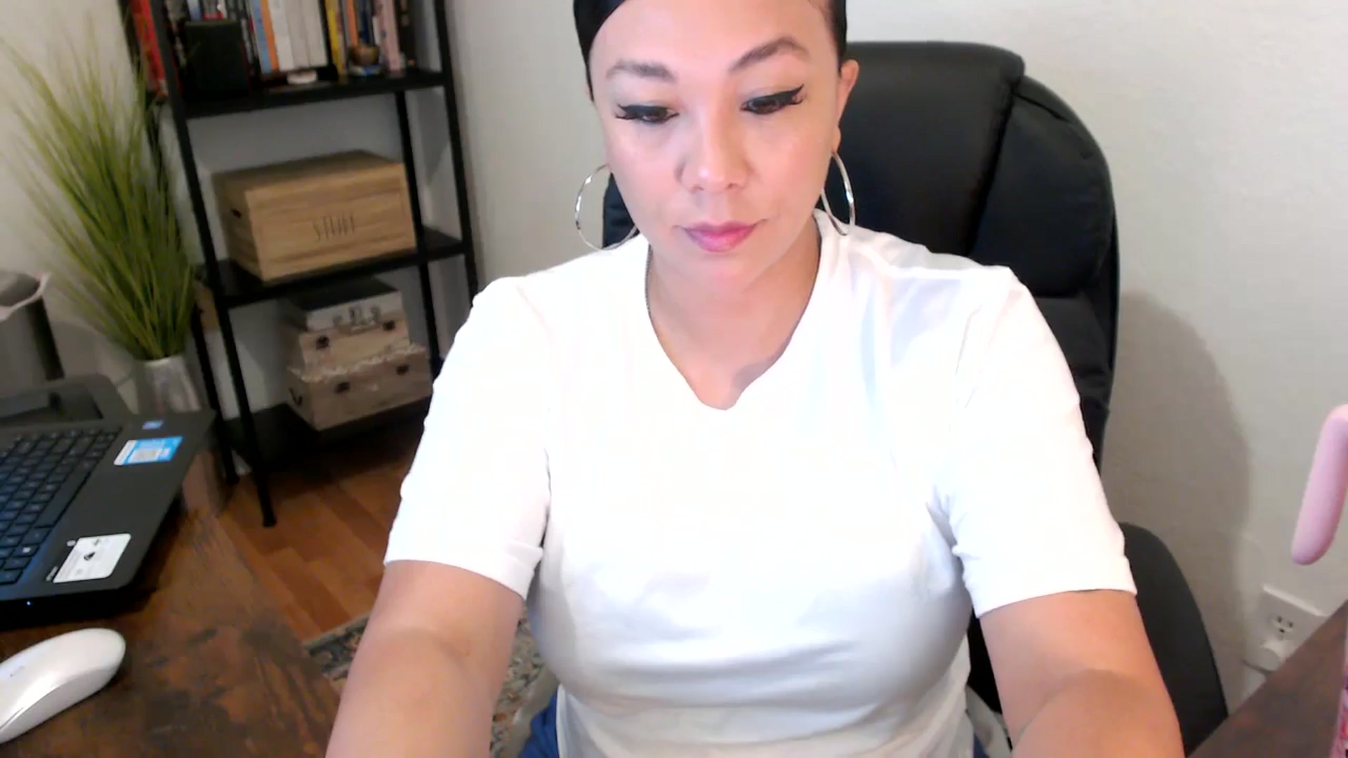 Gallery image thumbnail from MickaylaMoon's myfreecams stream on, 08/12/2024, 14:18 image 11 of 20