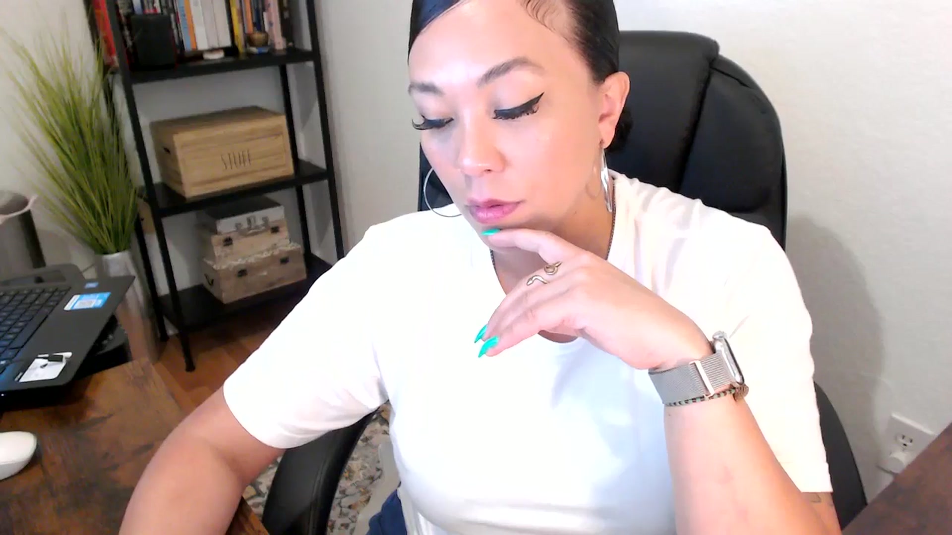 Gallery image thumbnail from MickaylaMoon's myfreecams stream on, 08/12/2024, 18:28 image 8 of 20