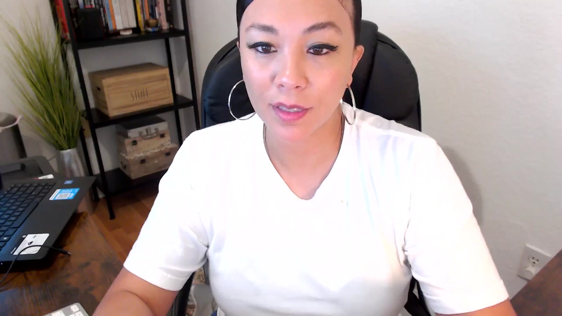 Gallery image thumbnail from MickaylaMoon's myfreecams stream on, 08/12/2024, 18:52 image 4 of 20