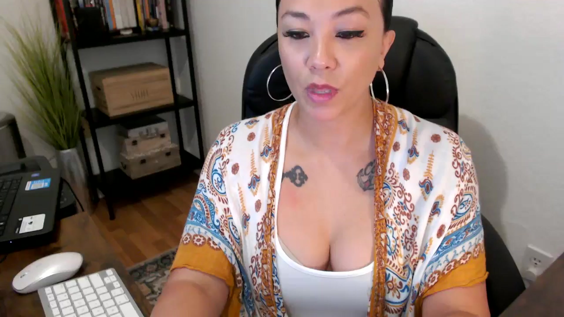 Gallery image thumbnail from MickaylaMoon's myfreecams stream on, 08/13/2024, 16:59 image 9 of 20
