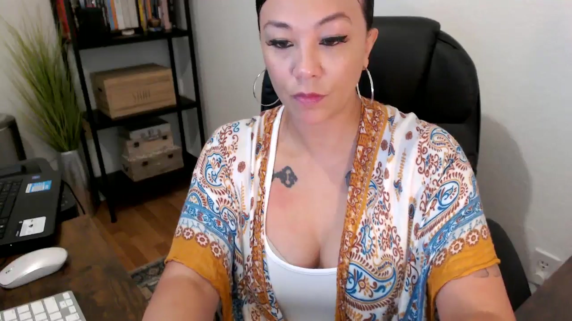 Gallery image thumbnail from MickaylaMoon's myfreecams stream on, 08/13/2024, 16:59 image 3 of 20