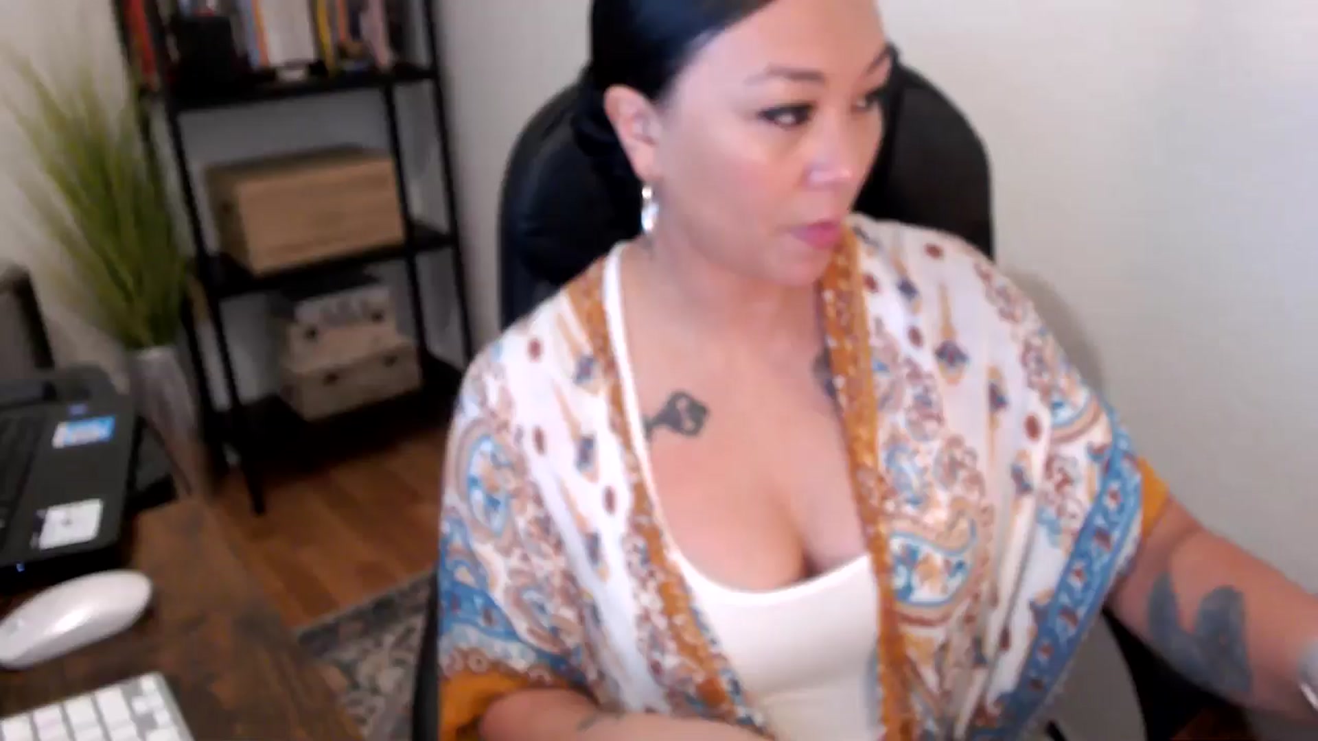 Gallery image thumbnail from MickaylaMoon's myfreecams stream on, 08/13/2024, 16:59 image 1 of 20