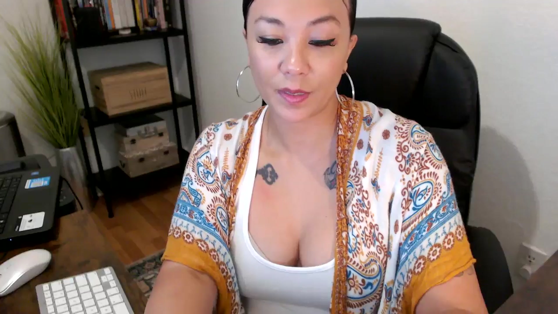 Gallery image thumbnail from MickaylaMoon's myfreecams stream on, 08/13/2024, 16:59 image 14 of 20