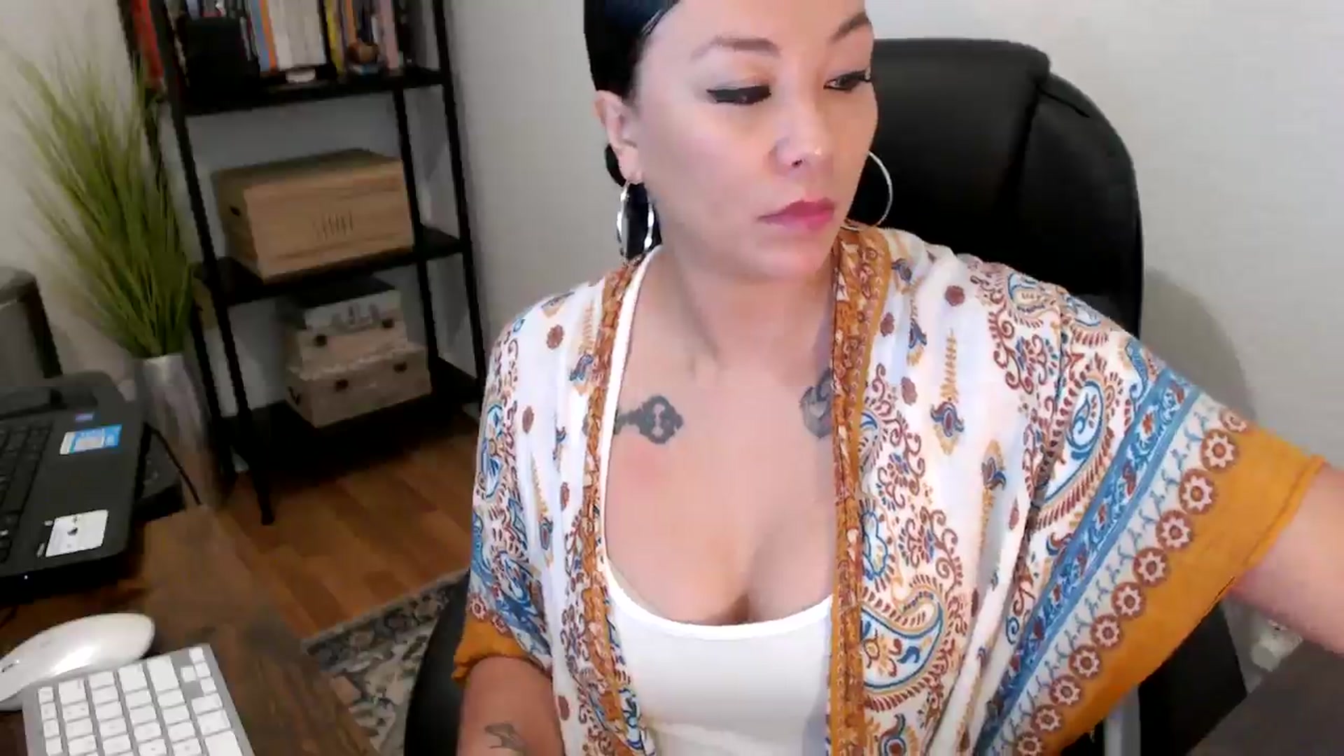 Gallery image thumbnail from MickaylaMoon's myfreecams stream on, 08/13/2024, 16:59 image 7 of 20