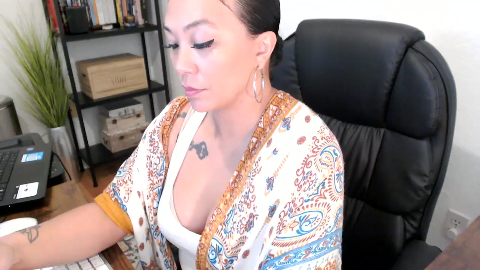 Gallery image thumbnail from MickaylaMoon's myfreecams stream on, 08/13/2024, 18:02 image 2 of 20