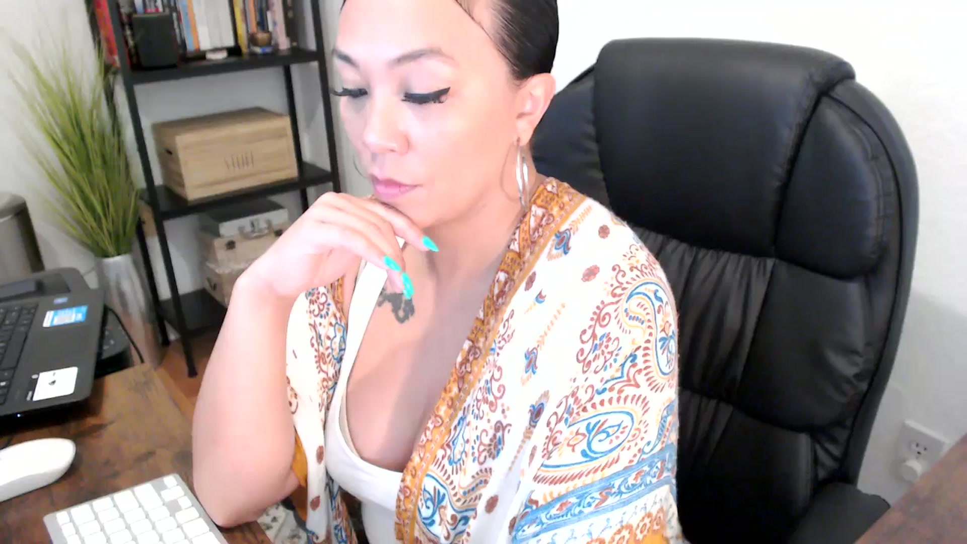 Gallery image thumbnail from MickaylaMoon's myfreecams stream on, 08/13/2024, 18:02 image 4 of 20