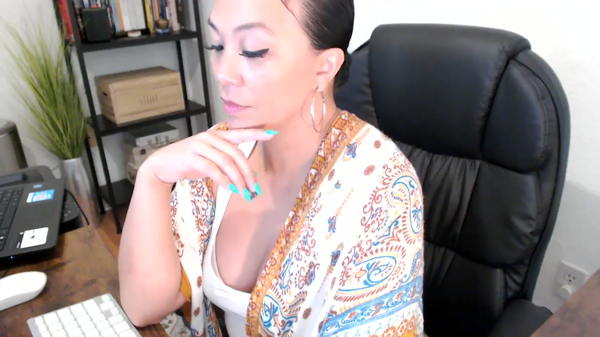 Gallery image thumbnail from MickaylaMoon's myfreecams stream on, 08/13/2024, 18:02 image 3 of 20