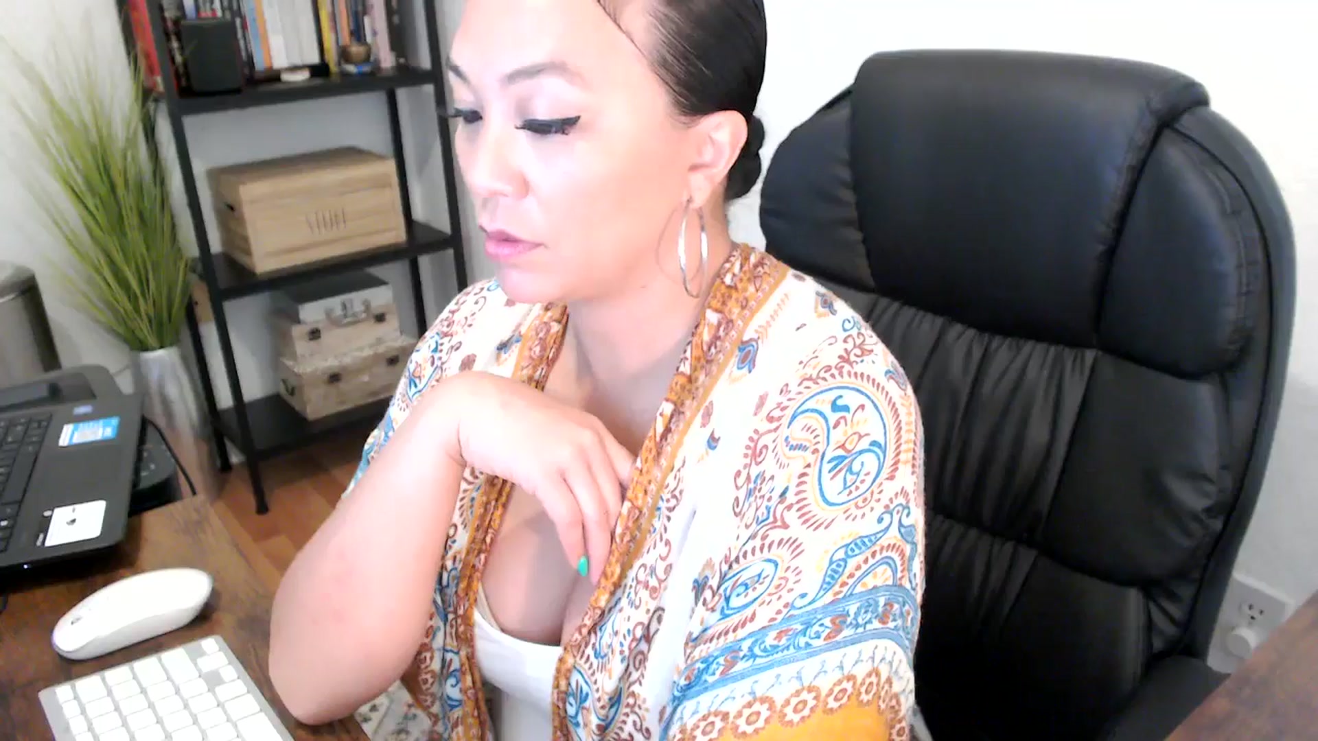 Gallery image thumbnail from MickaylaMoon's myfreecams stream on, 08/13/2024, 18:24 image 15 of 20