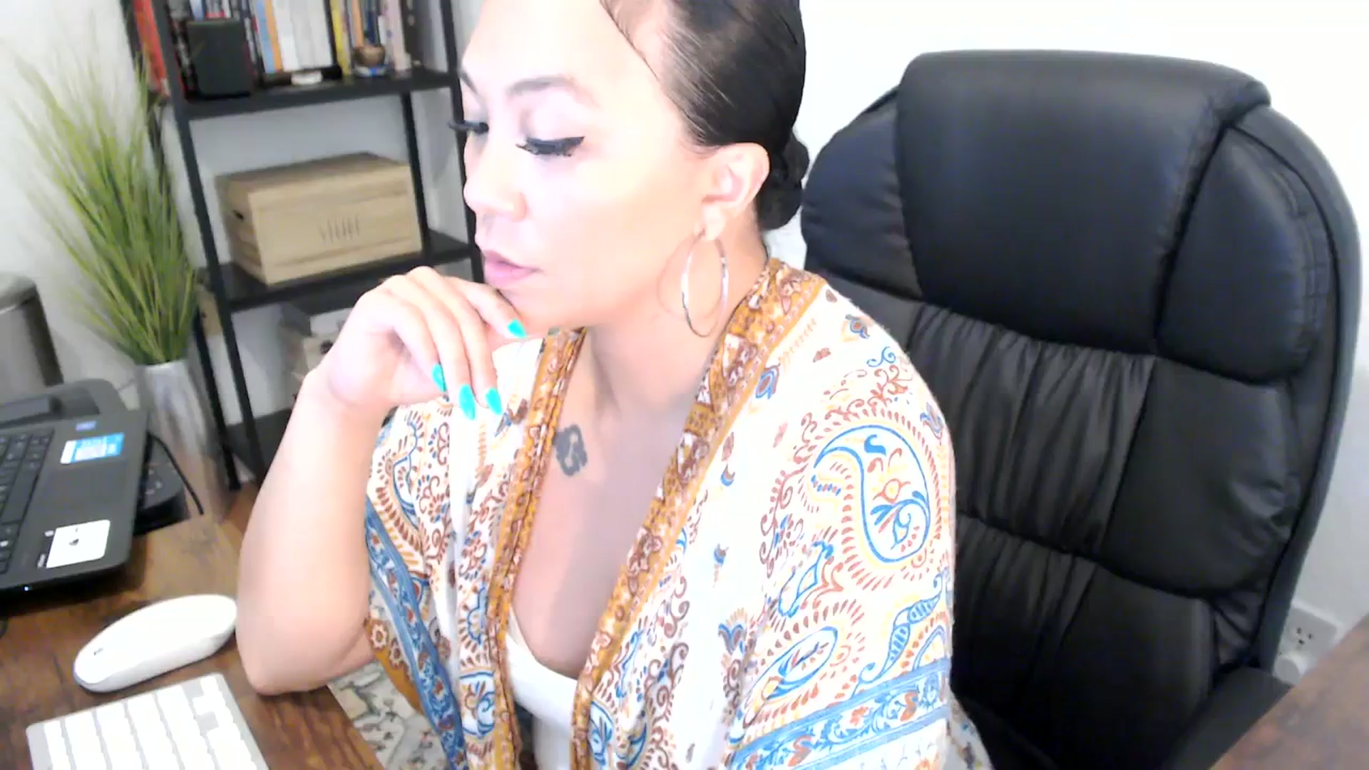 Gallery image thumbnail from MickaylaMoon's myfreecams stream on, 08/13/2024, 18:24 image 7 of 20