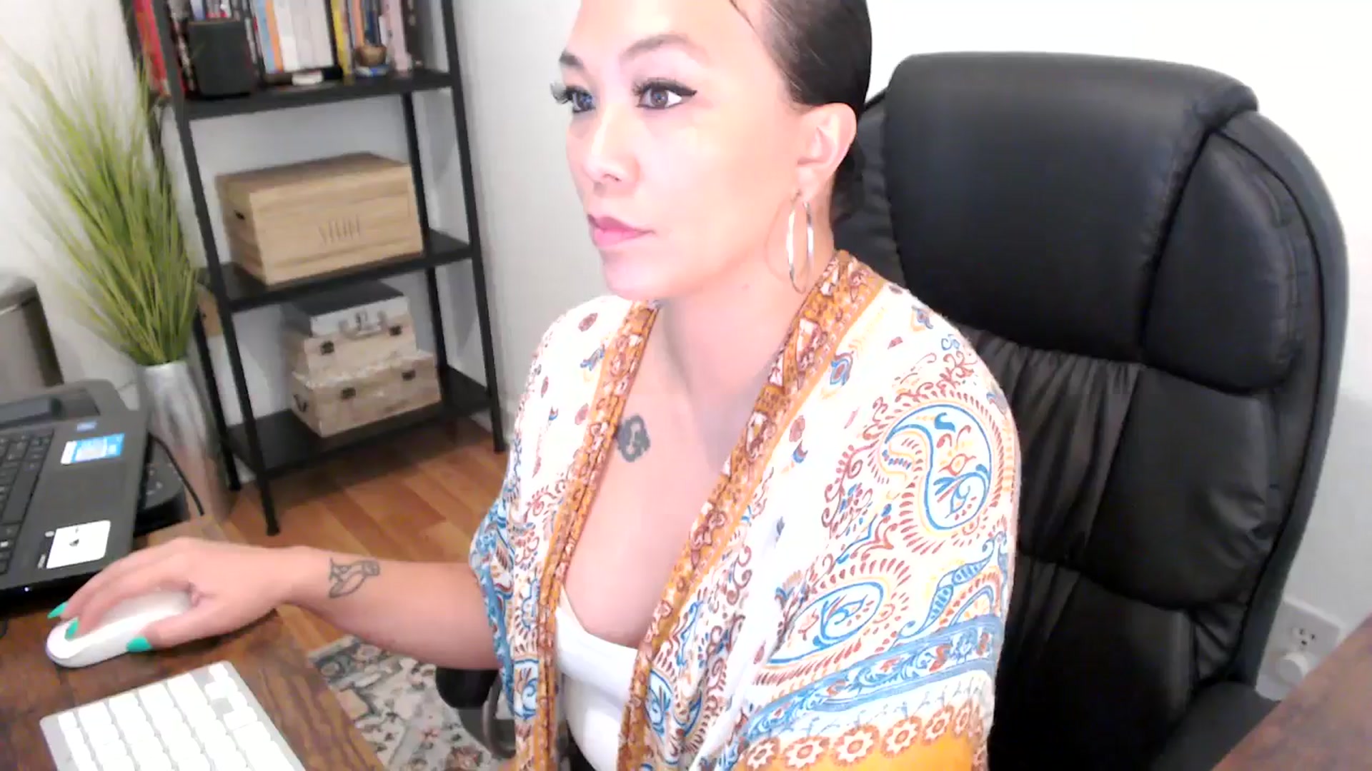 Gallery image thumbnail from MickaylaMoon's myfreecams stream on, 08/13/2024, 18:24 image 17 of 20