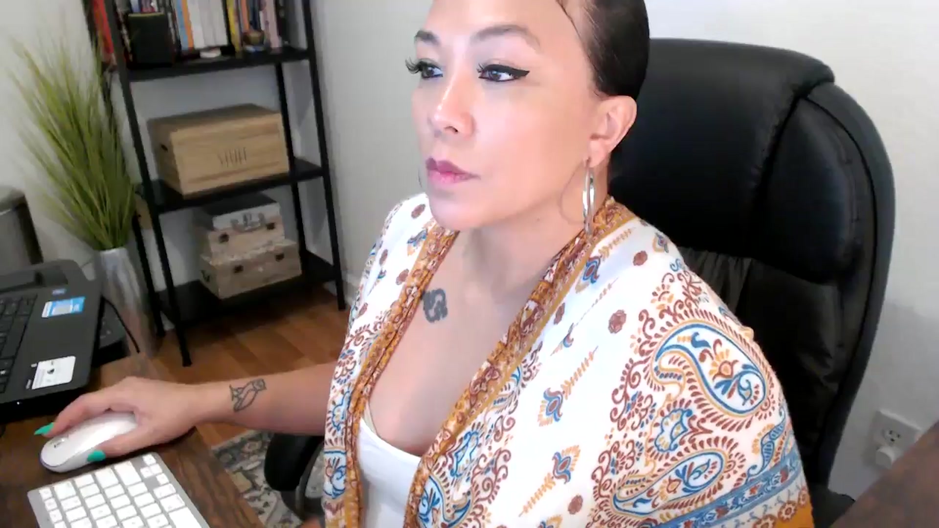 Gallery image thumbnail from MickaylaMoon's myfreecams stream on, 08/13/2024, 18:24 image 13 of 20