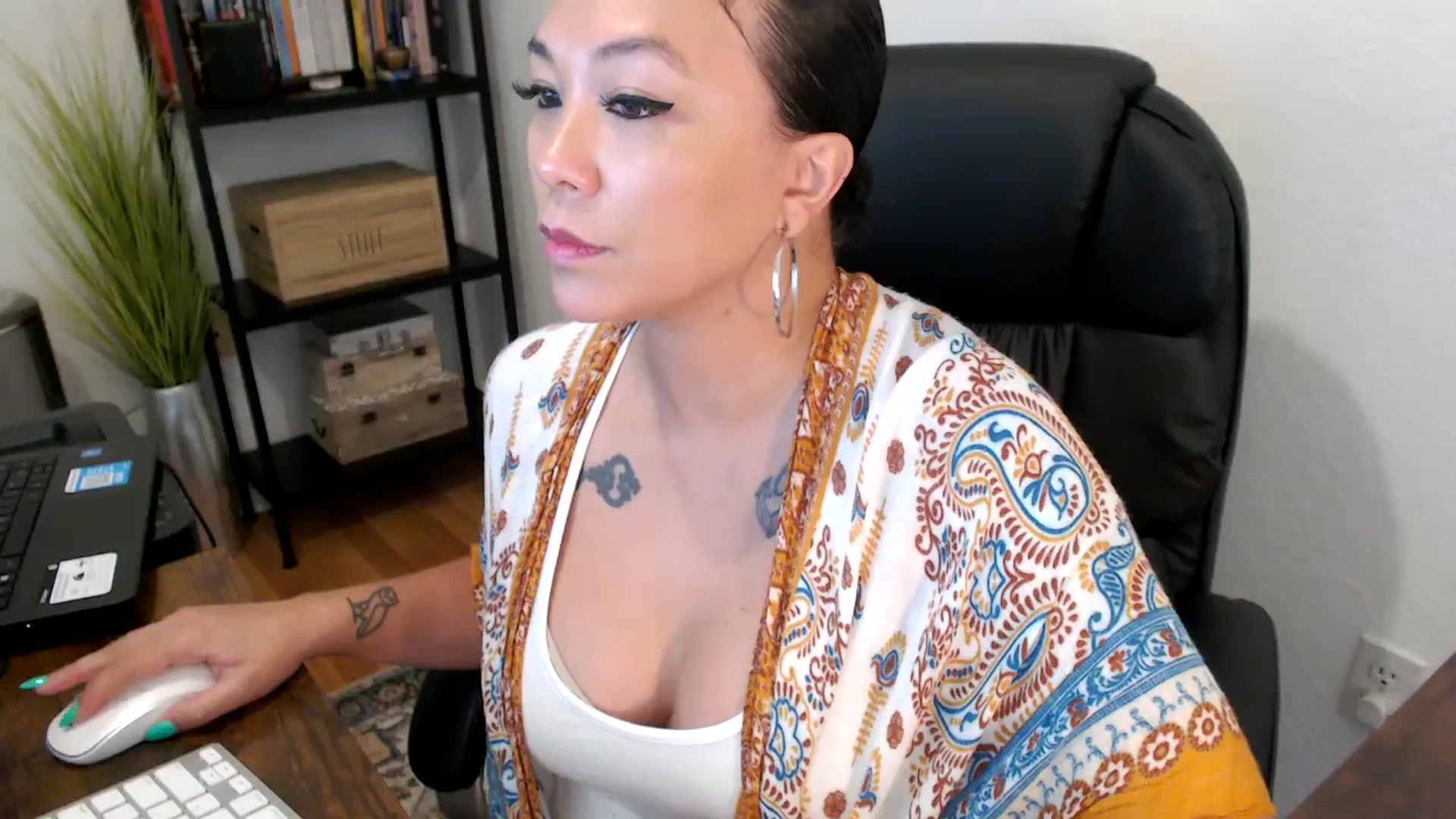 Gallery image thumbnail from MickaylaMoon's myfreecams stream on, 08/13/2024, 19:26 image 13 of 20
