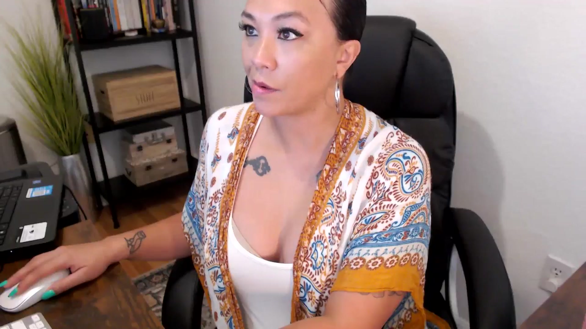 Gallery image thumbnail from MickaylaMoon's myfreecams stream on, 08/13/2024, 19:26 image 9 of 20