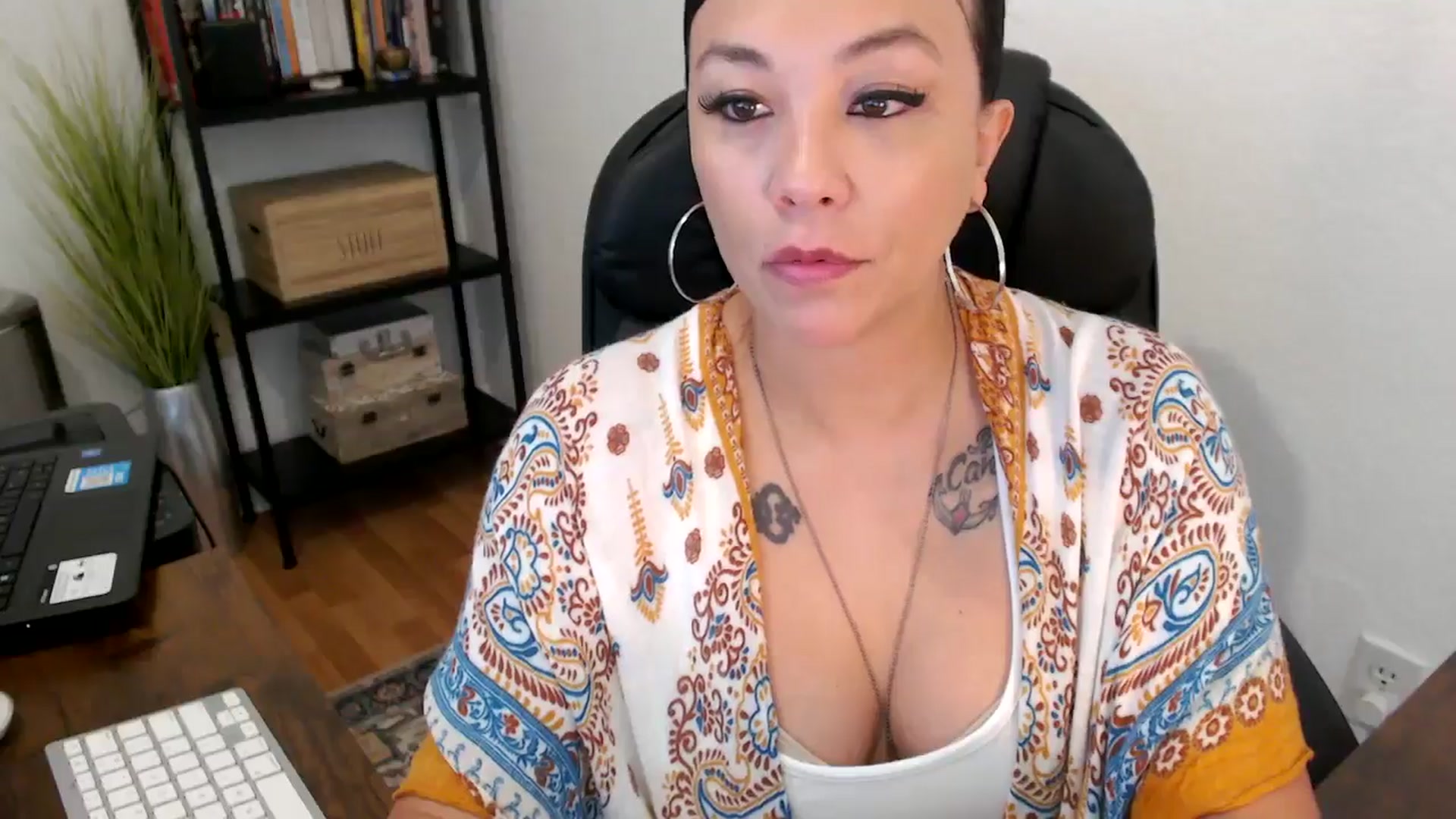 Gallery image thumbnail from MickaylaMoon's myfreecams stream on, 08/13/2024, 20:58 image 5 of 20