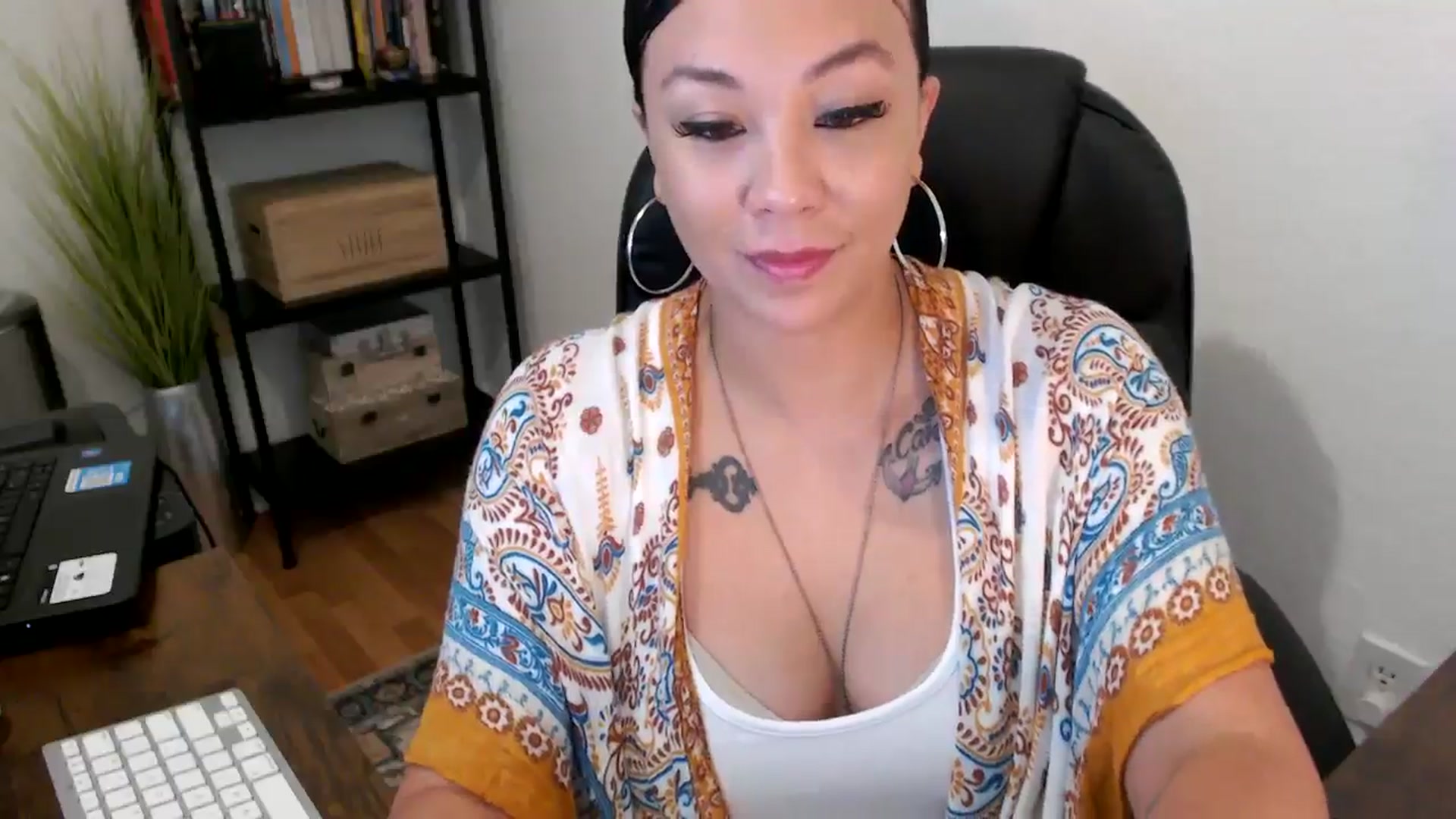 Gallery image thumbnail from MickaylaMoon's myfreecams stream on, 08/13/2024, 20:58 image 20 of 20