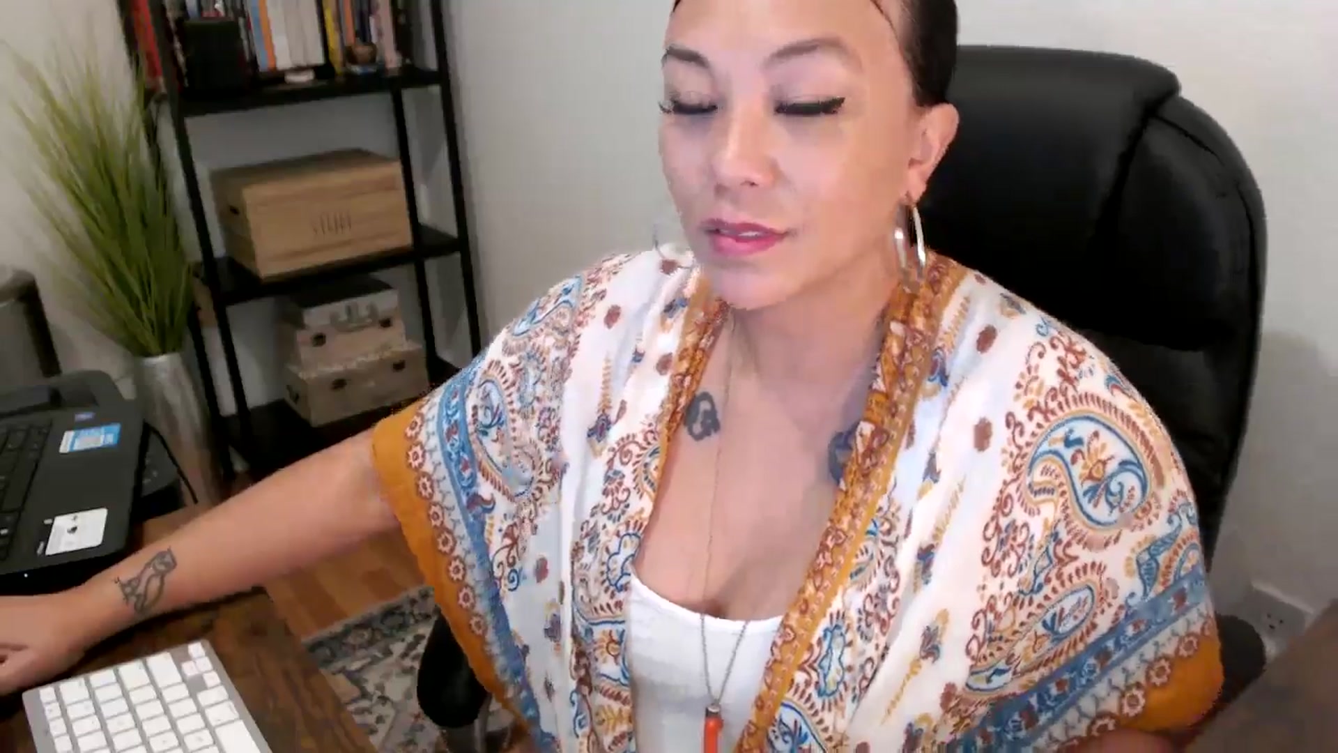 Gallery image thumbnail from MickaylaMoon's myfreecams stream on, 08/13/2024, 21:52 image 7 of 20