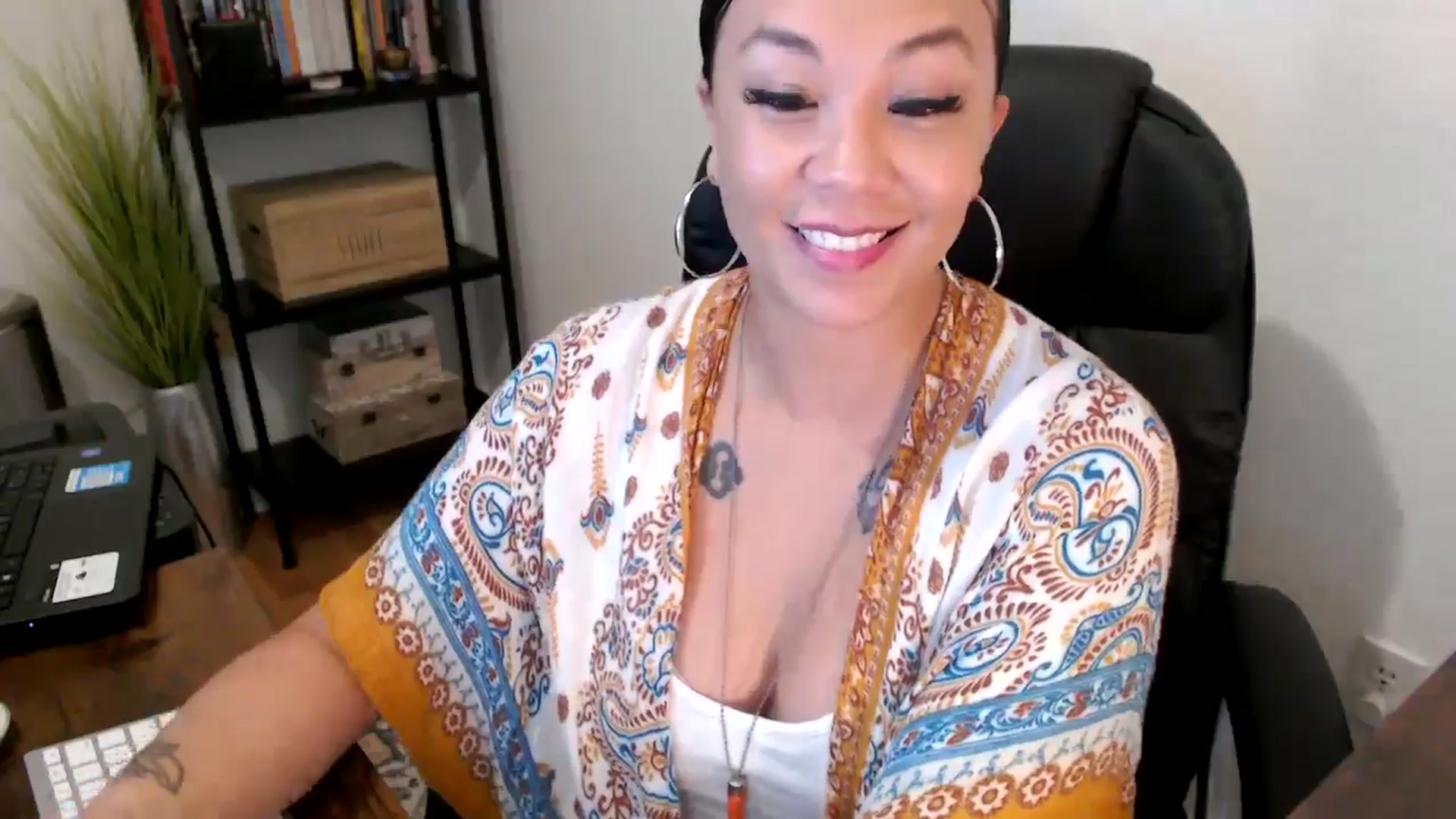 Gallery image thumbnail from MickaylaMoon's myfreecams stream on, 08/13/2024, 21:52 image 15 of 20