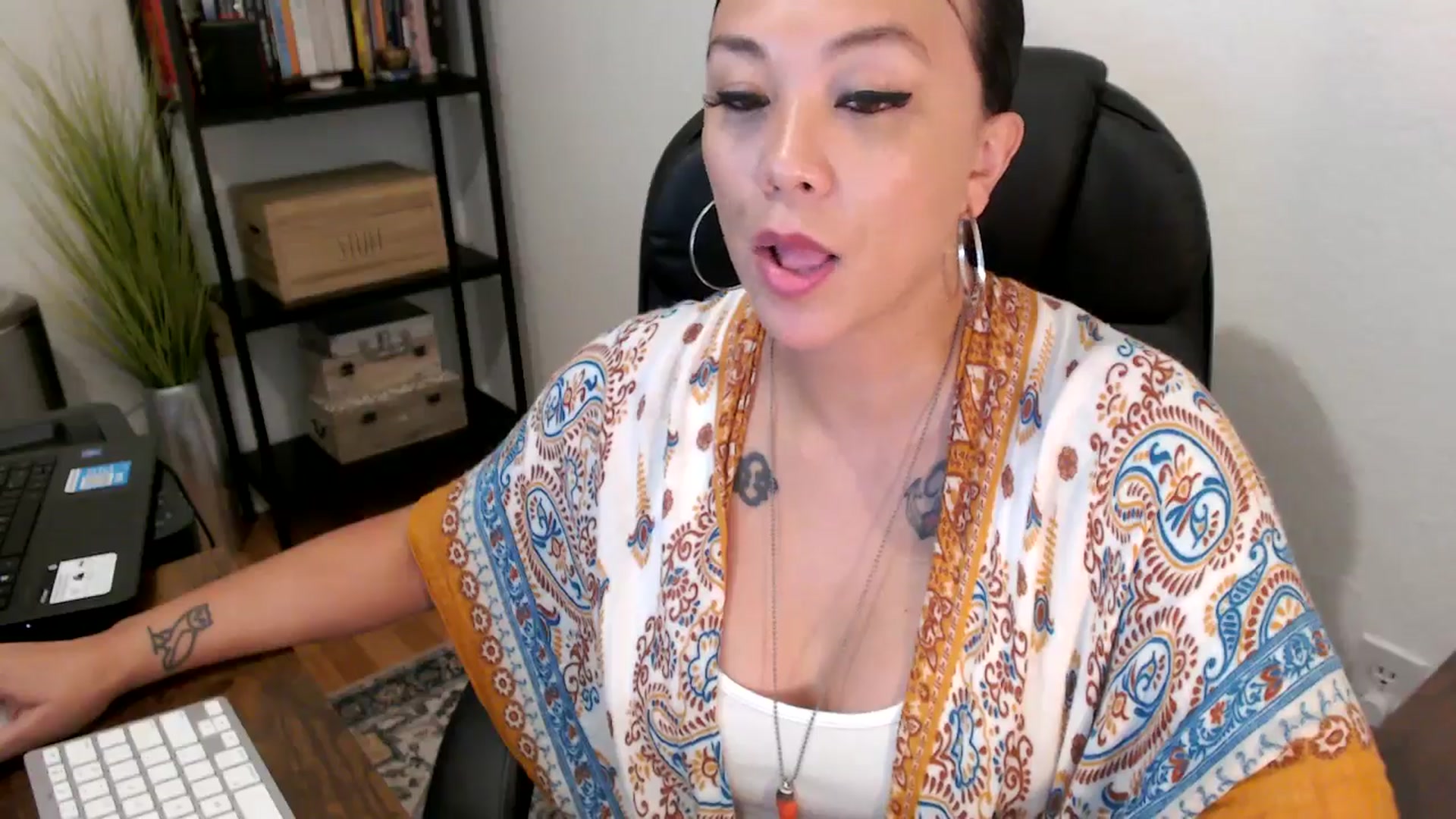 Gallery image thumbnail from MickaylaMoon's myfreecams stream on, 08/13/2024, 21:52 image 12 of 20