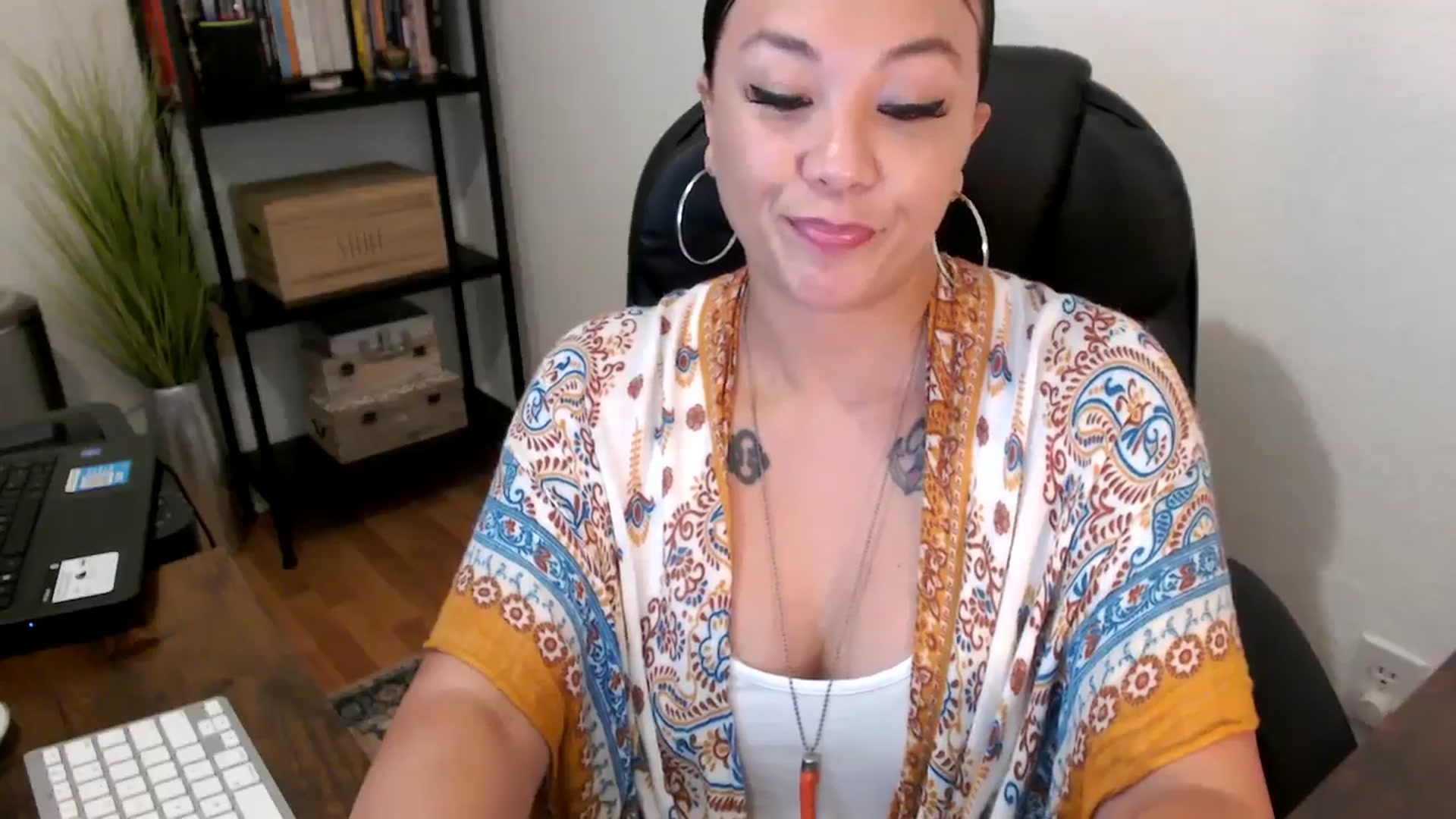 Gallery image thumbnail from MickaylaMoon's myfreecams stream on, 08/13/2024, 21:52 image 17 of 20