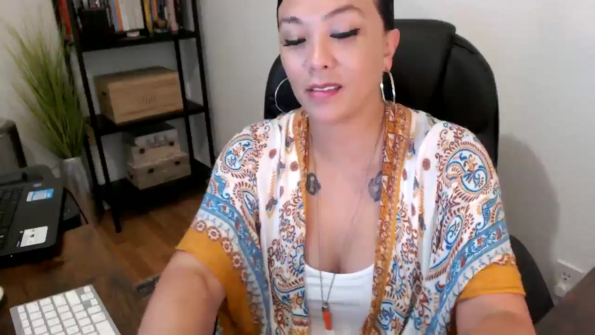 Gallery image thumbnail from MickaylaMoon's myfreecams stream on, 08/13/2024, 21:52 image 11 of 20