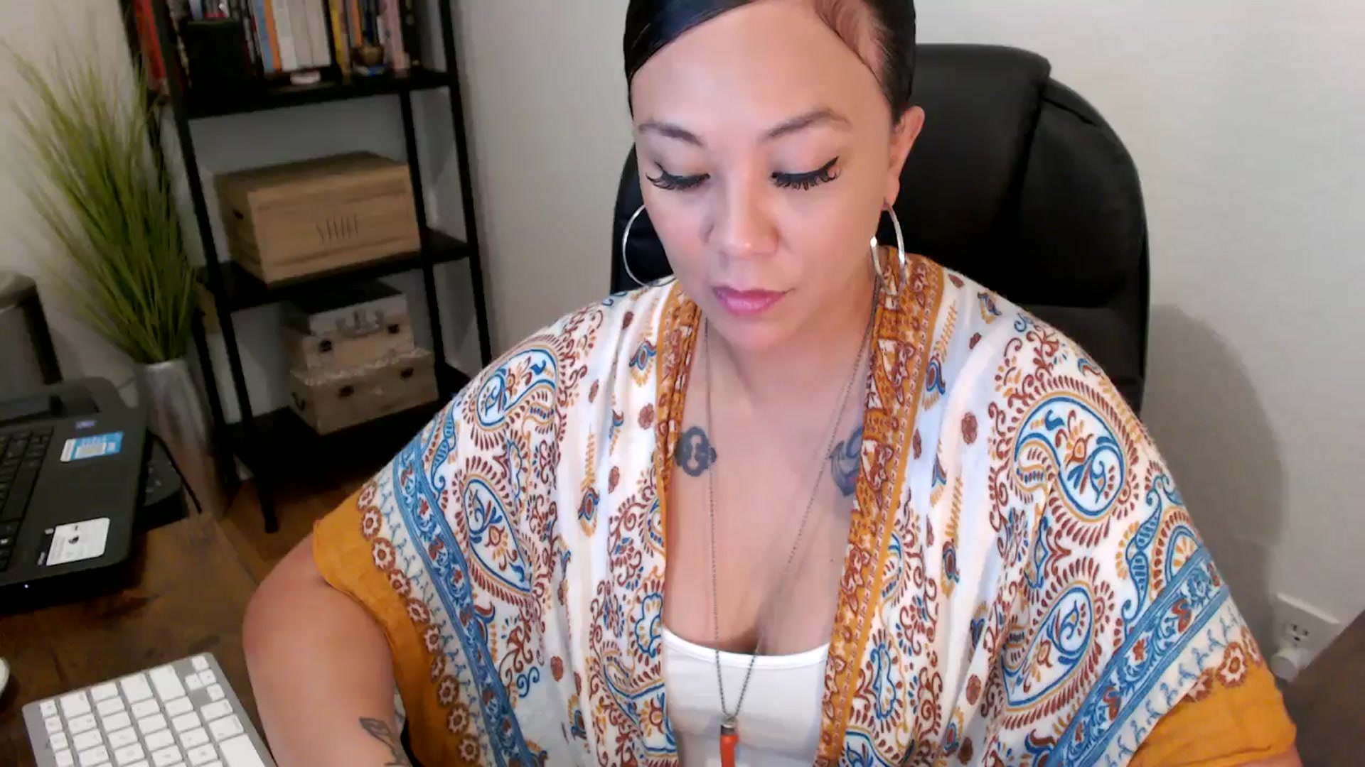 Gallery image thumbnail from MickaylaMoon's myfreecams stream on, 08/13/2024, 21:52 image 13 of 20