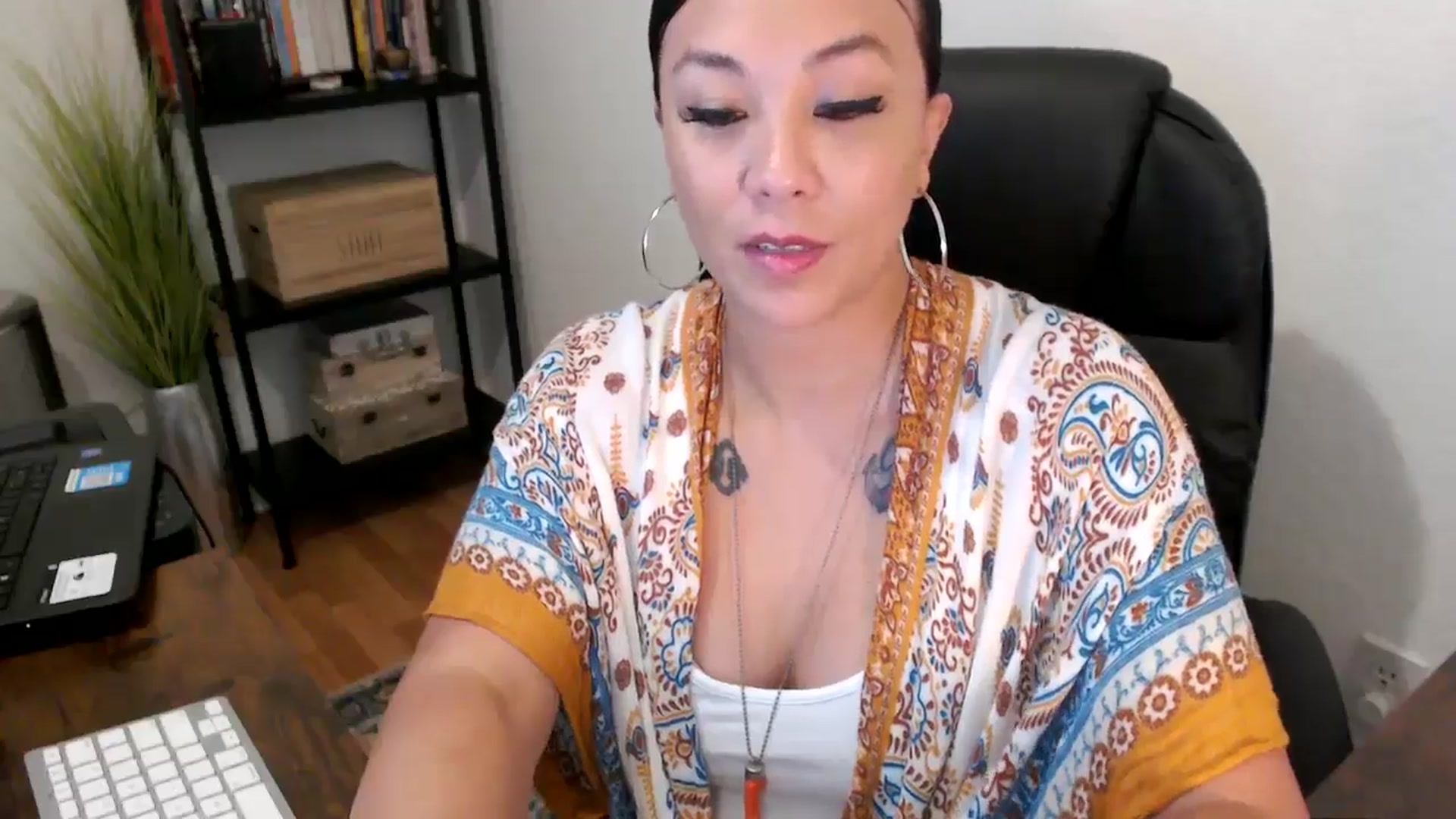 Gallery image thumbnail from MickaylaMoon's myfreecams stream on, 08/13/2024, 21:52 image 9 of 20