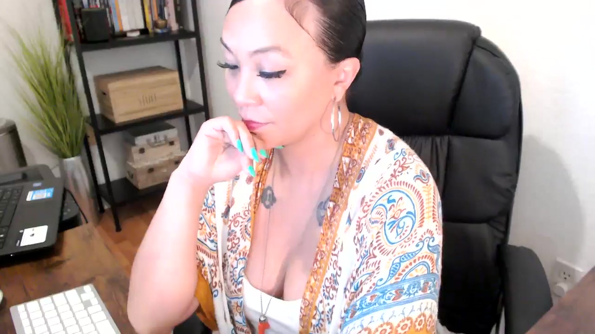 Gallery image thumbnail from MickaylaMoon's myfreecams stream on, 08/13/2024, 21:52 image 5 of 20