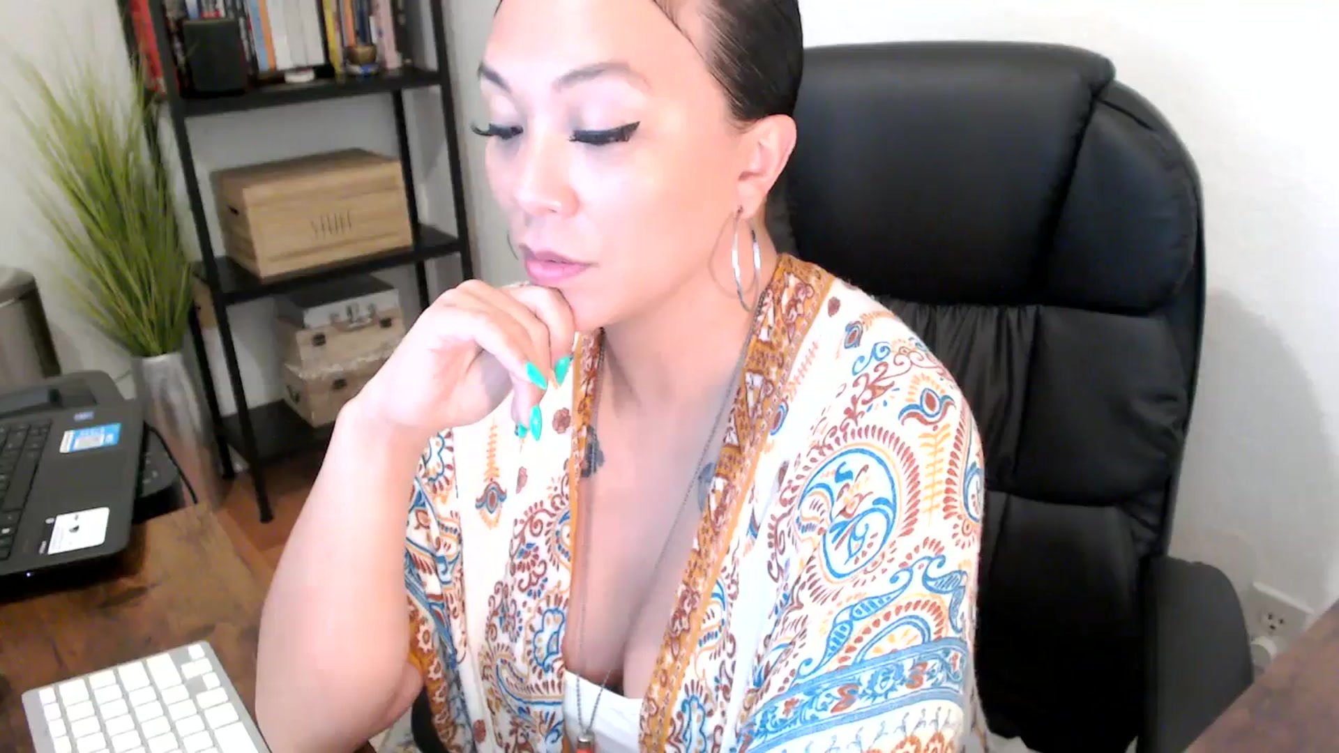 Gallery image thumbnail from MickaylaMoon's myfreecams stream on, 08/13/2024, 22:13 image 11 of 20
