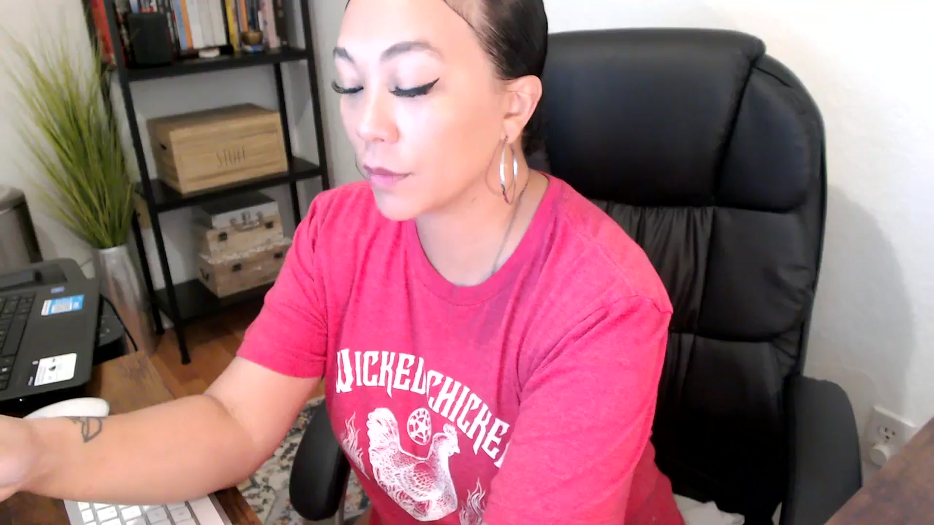 Gallery image thumbnail from MickaylaMoon's myfreecams stream on, 08/14/2024, 15:13 image 17 of 20
