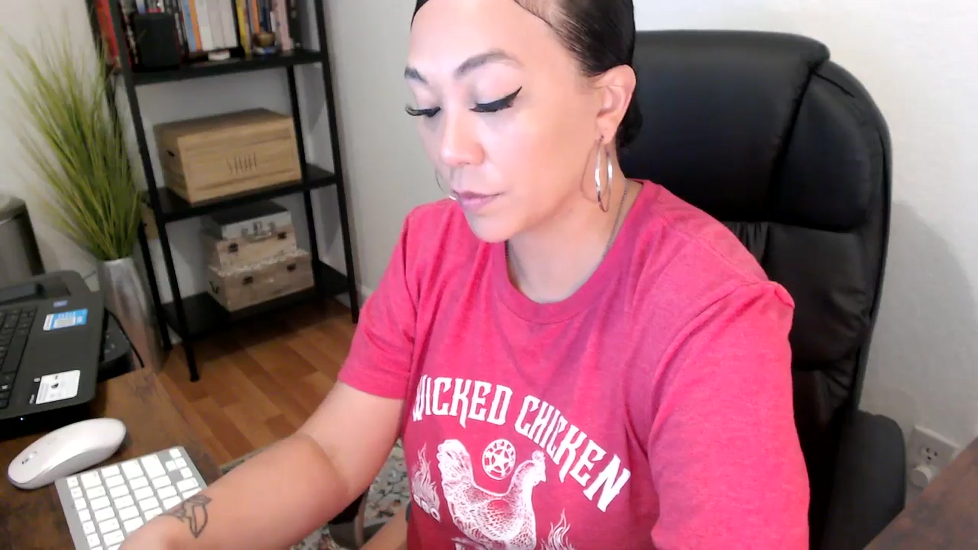 Gallery image thumbnail from MickaylaMoon's myfreecams stream on, 08/14/2024, 15:13 image 13 of 20