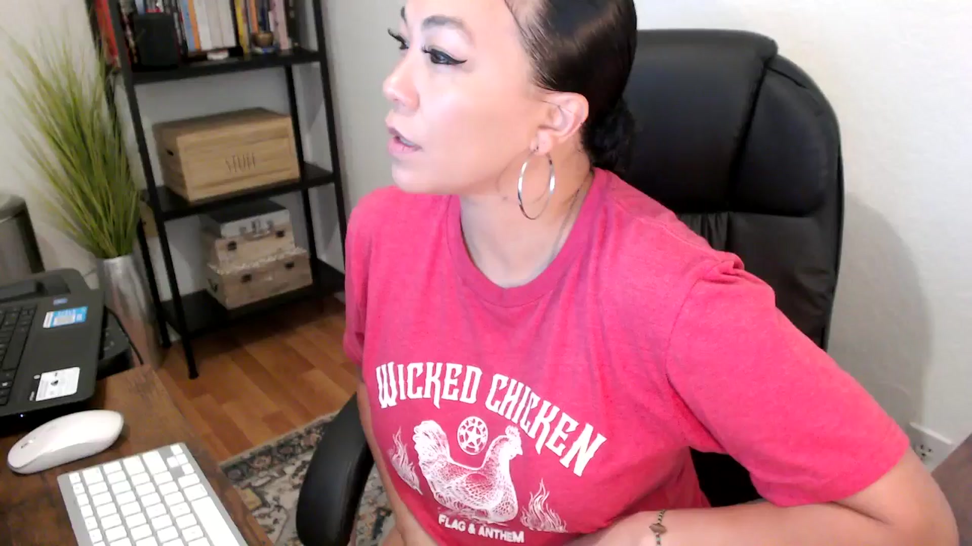 Gallery image thumbnail from MickaylaMoon's myfreecams stream on, 08/14/2024, 15:13 image 9 of 20