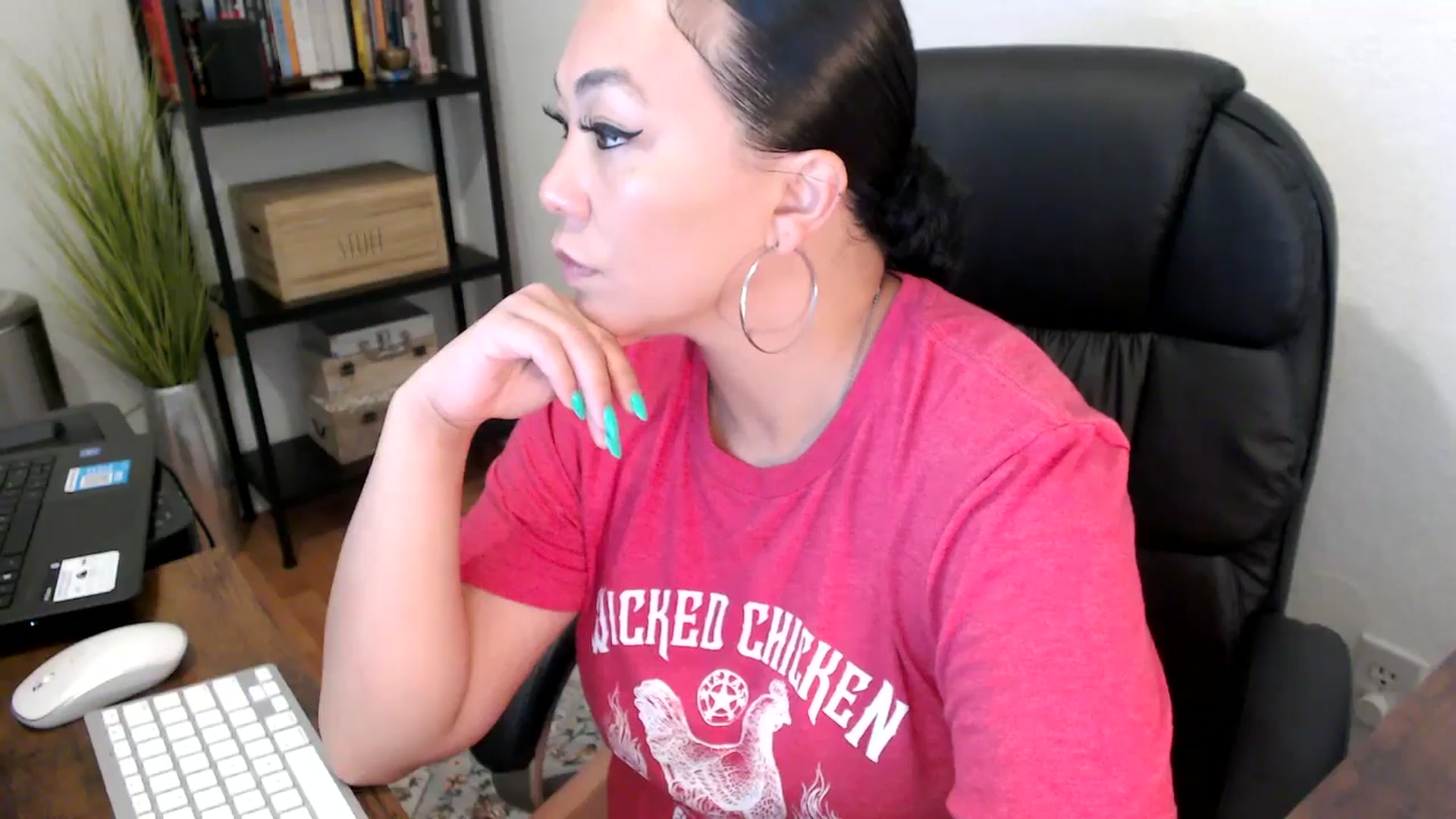 Gallery image thumbnail from MickaylaMoon's myfreecams stream on, 08/14/2024, 15:13 image 12 of 20