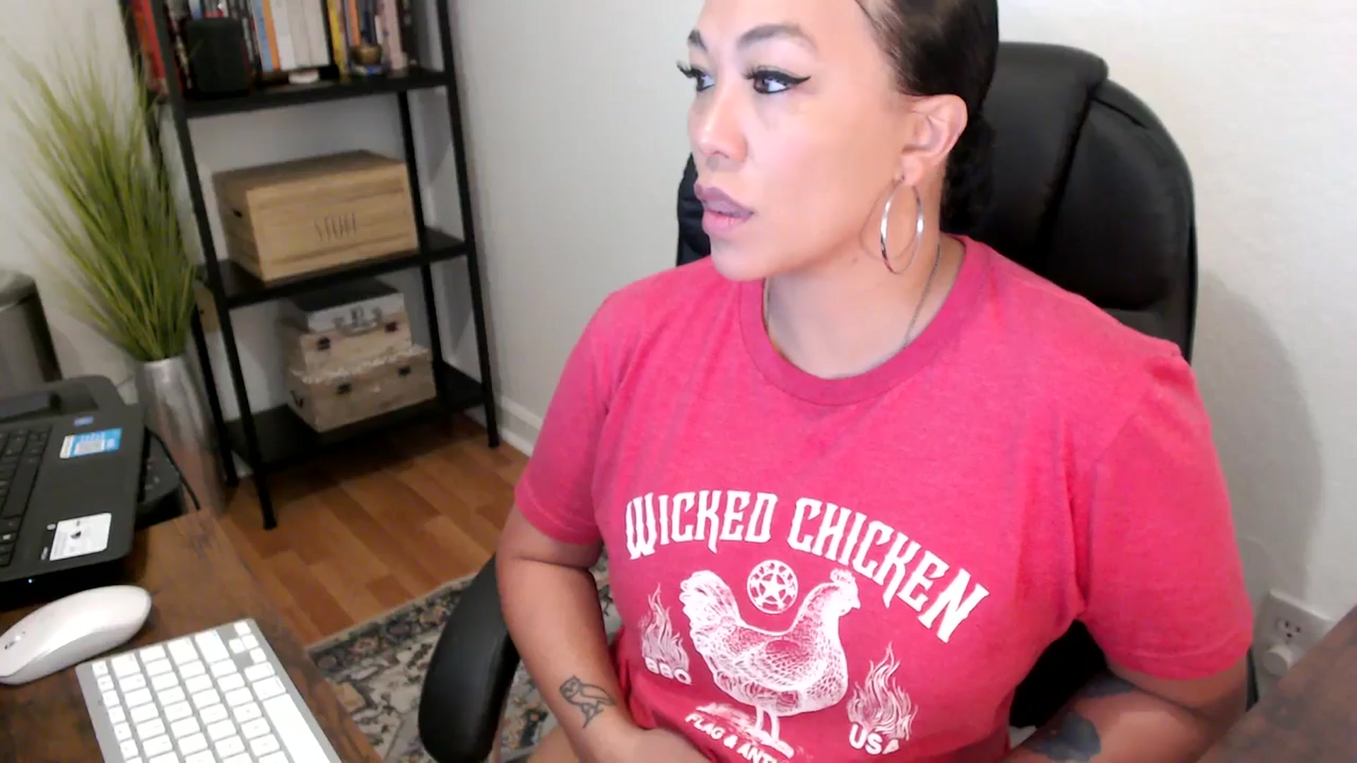 Gallery image thumbnail from MickaylaMoon's myfreecams stream on, 08/14/2024, 15:13 image 15 of 20
