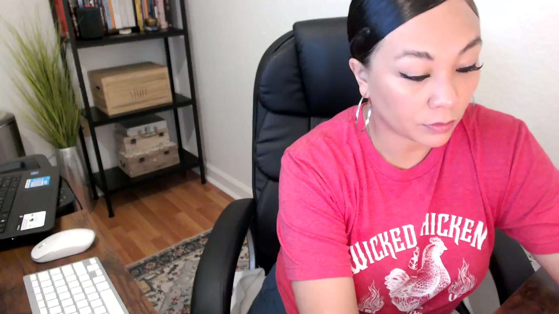 Gallery image thumbnail from MickaylaMoon's myfreecams stream on, 08/14/2024, 15:40 image 1 of 20