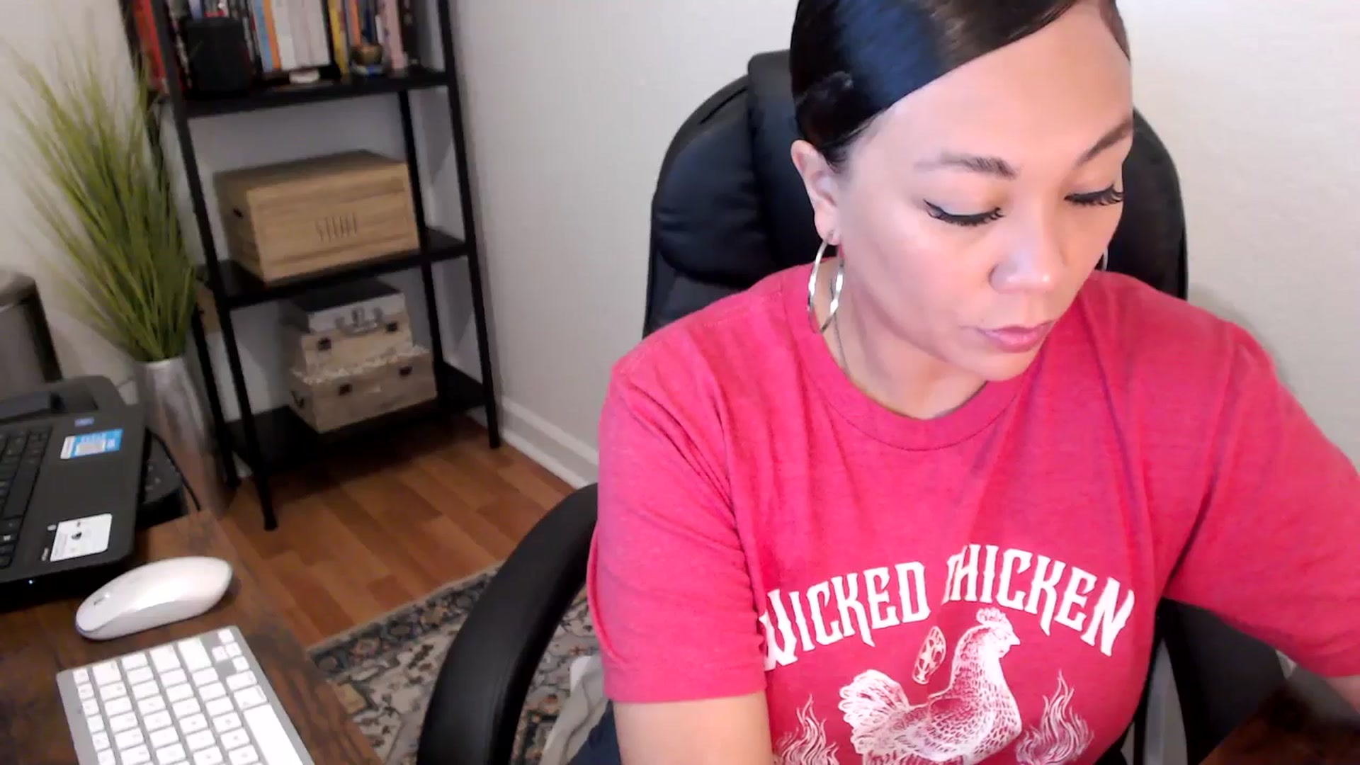 Gallery image thumbnail from MickaylaMoon's myfreecams stream on, 08/14/2024, 15:40 image 7 of 20