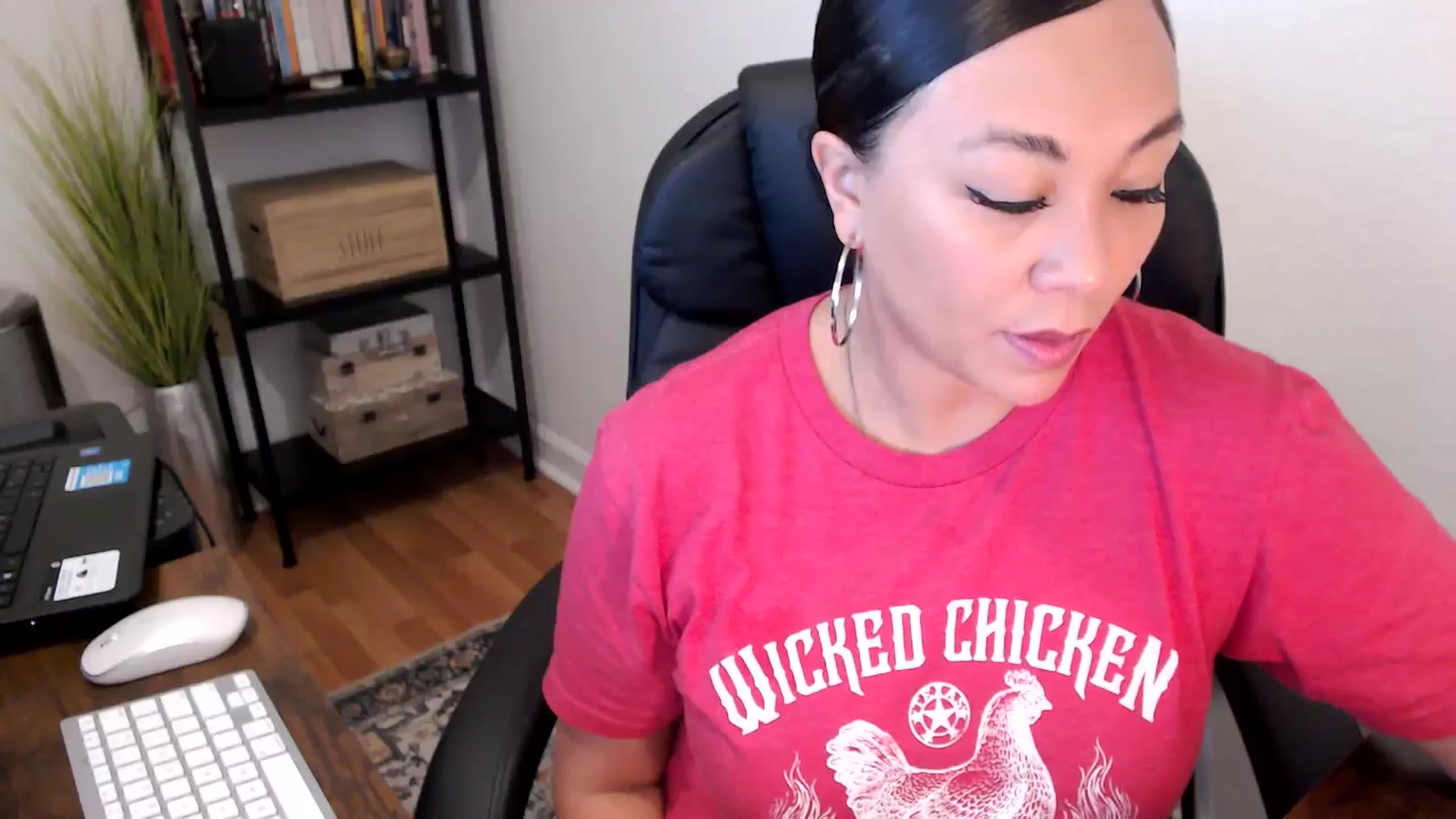 Gallery image thumbnail from MickaylaMoon's myfreecams stream on, 08/14/2024, 15:40 image 4 of 20