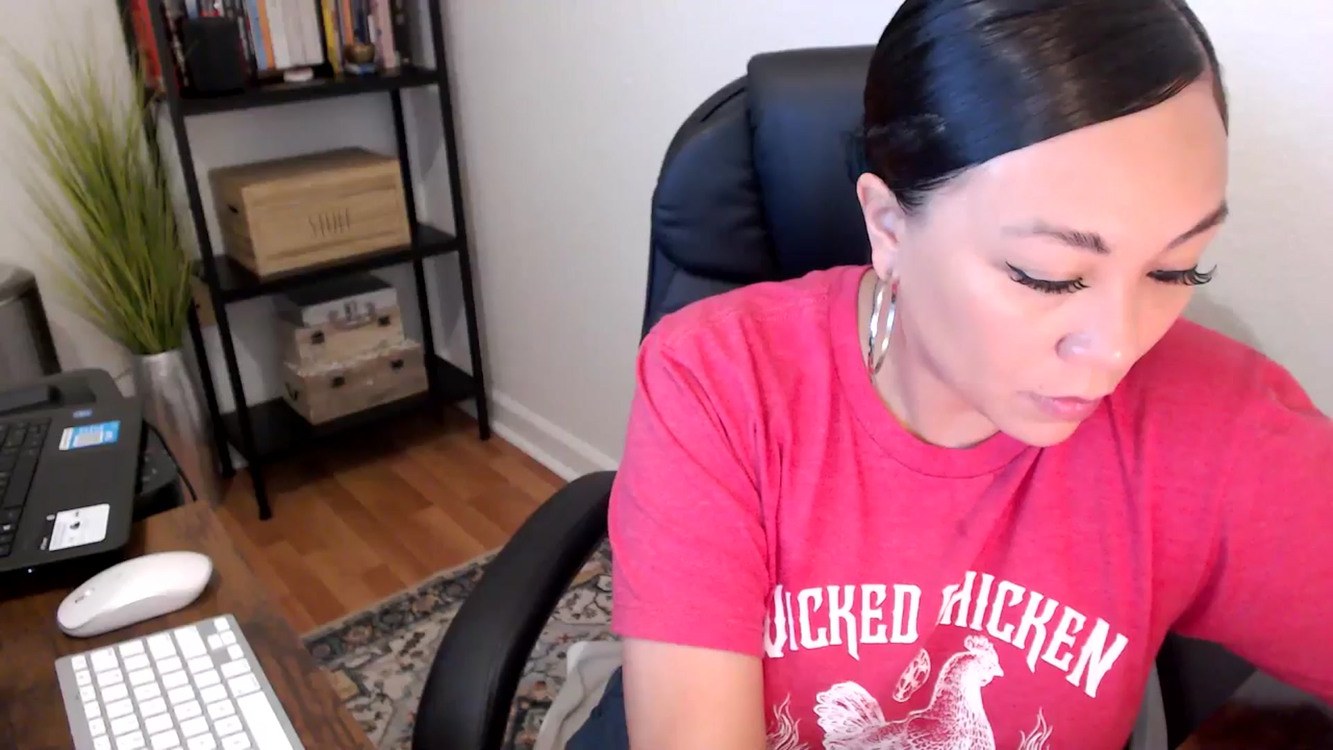 Gallery image thumbnail from MickaylaMoon's myfreecams stream on, 08/14/2024, 15:40 image 18 of 20