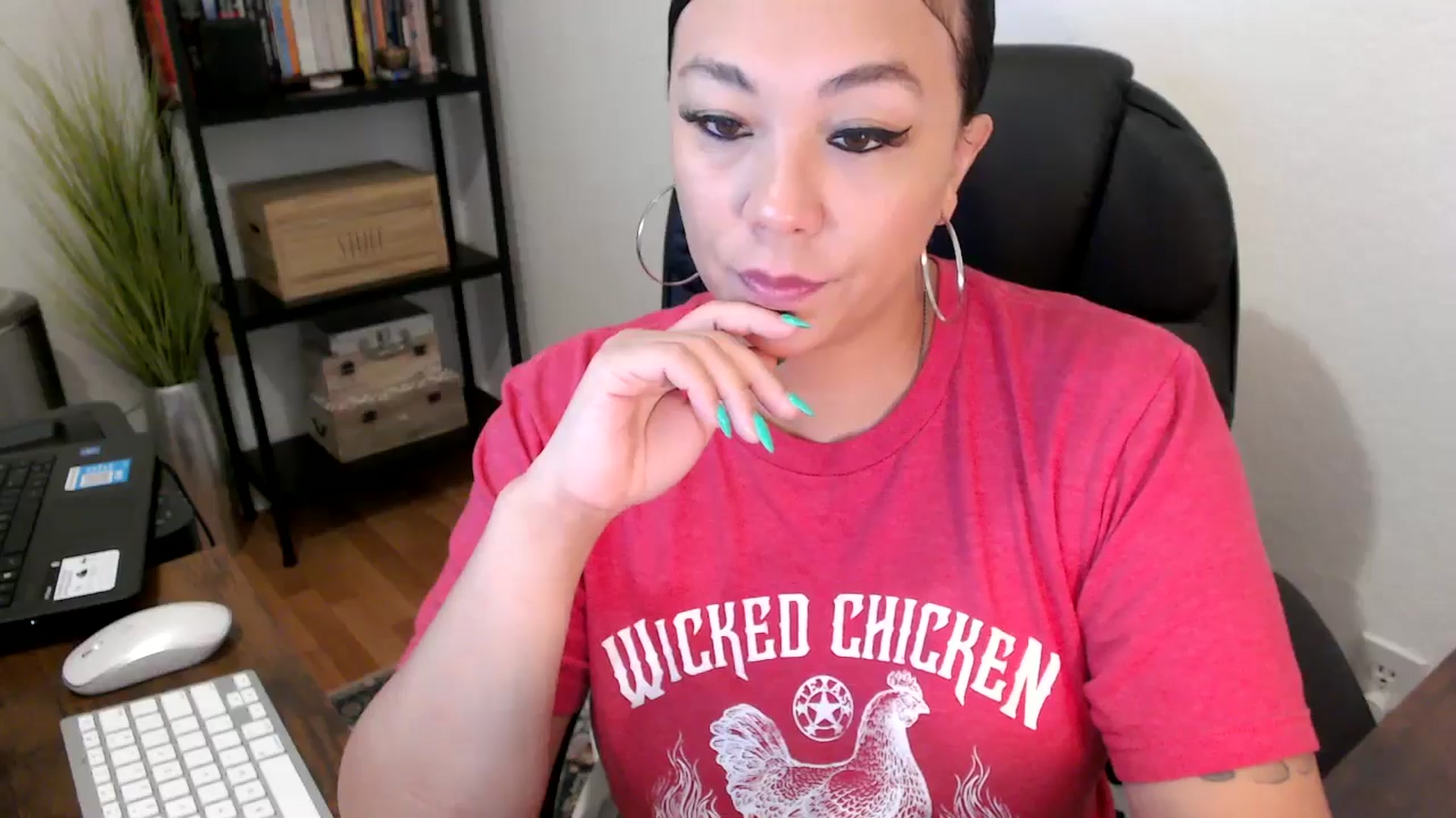 Gallery image thumbnail from MickaylaMoon's myfreecams stream on, 08/14/2024, 15:40 image 11 of 20