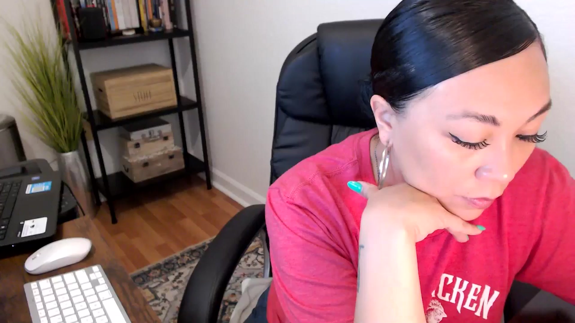 Gallery image thumbnail from MickaylaMoon's myfreecams stream on, 08/14/2024, 15:40 image 19 of 20