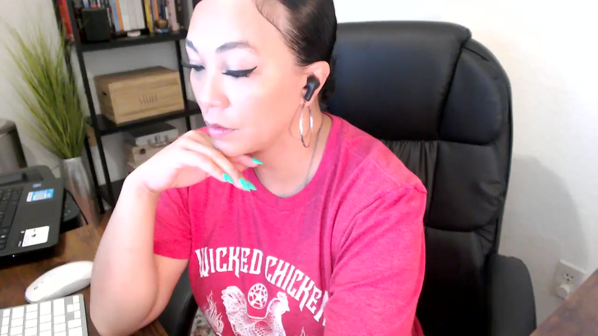 Gallery image thumbnail from MickaylaMoon's myfreecams stream on, 08/14/2024, 16:28 image 13 of 20